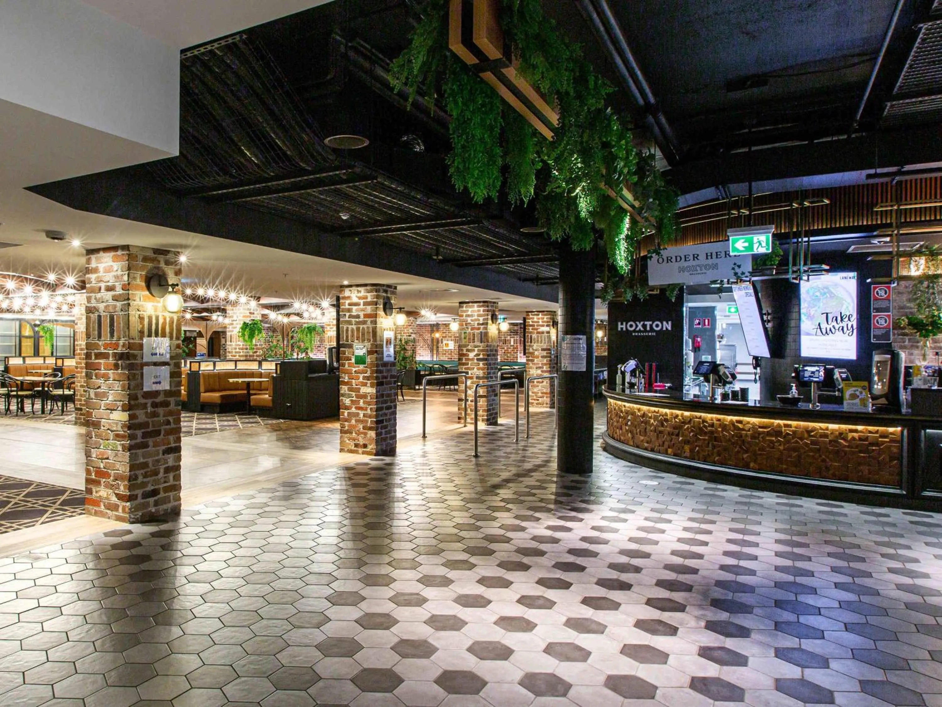 Restaurant/places to eat in Mercure Sydney Liverpool