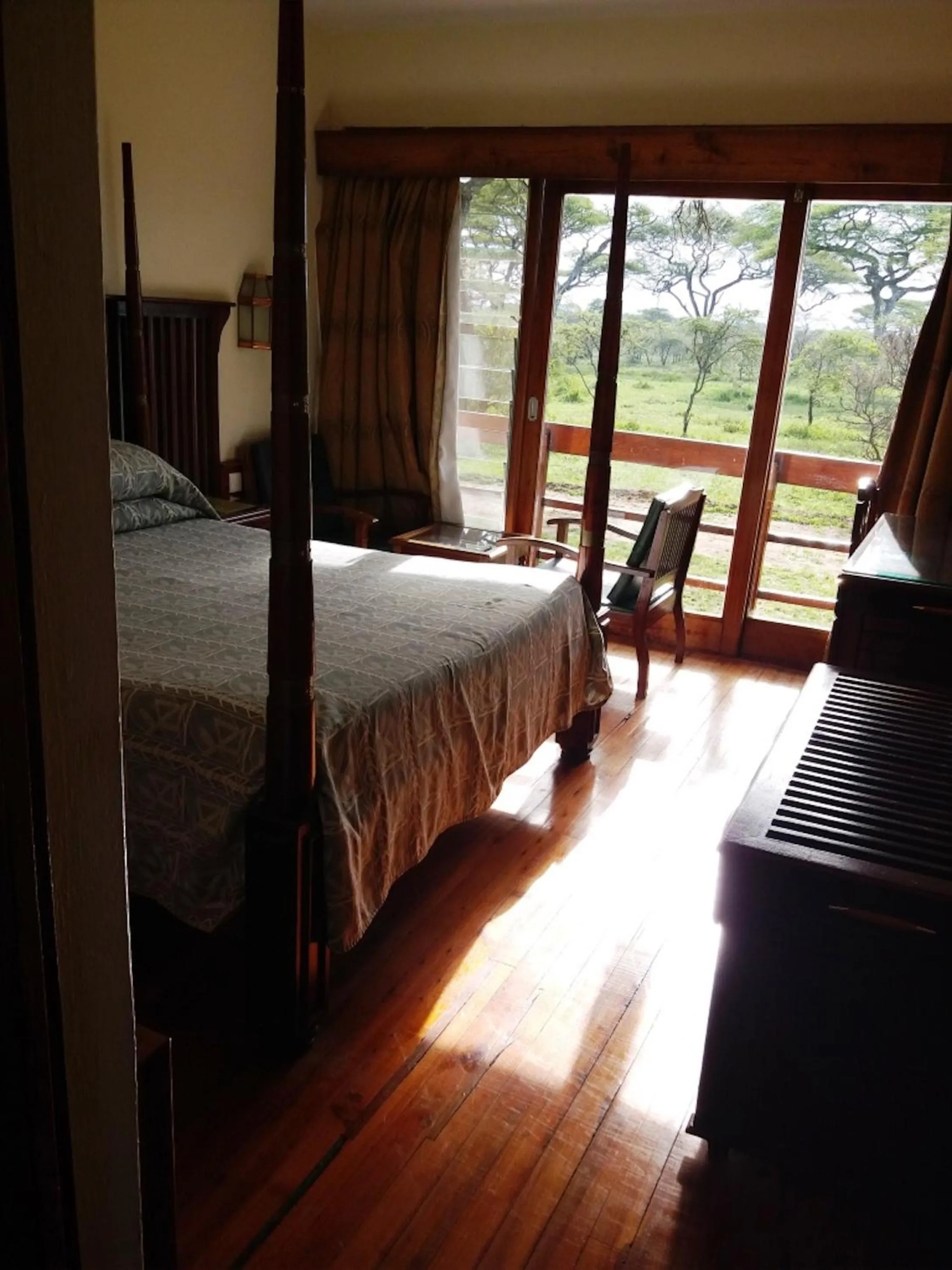 Photo of the whole room, Bed in Seronera Wildlife Lodge