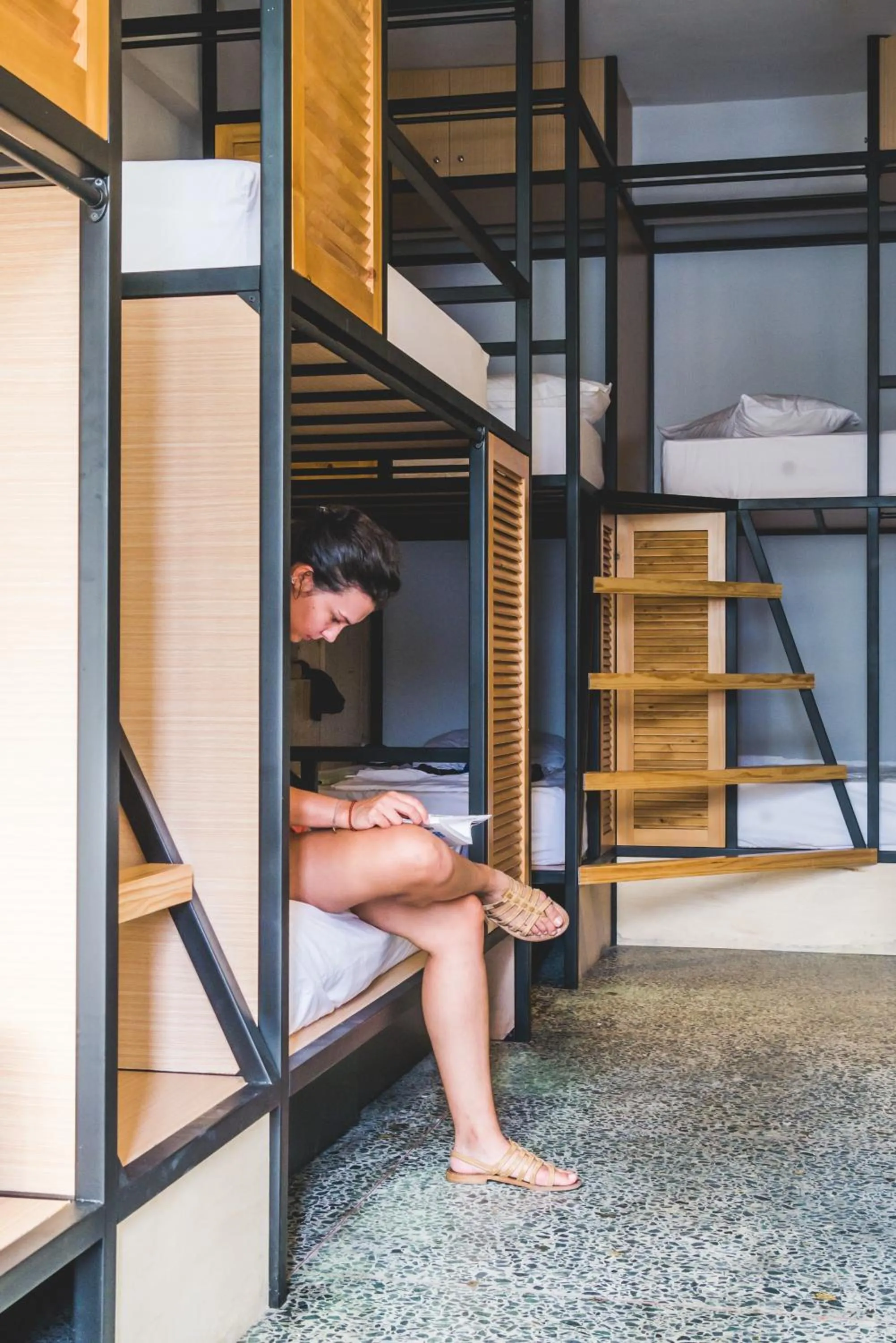 bunk bed in World Inn 窩二樓小客棧民宿