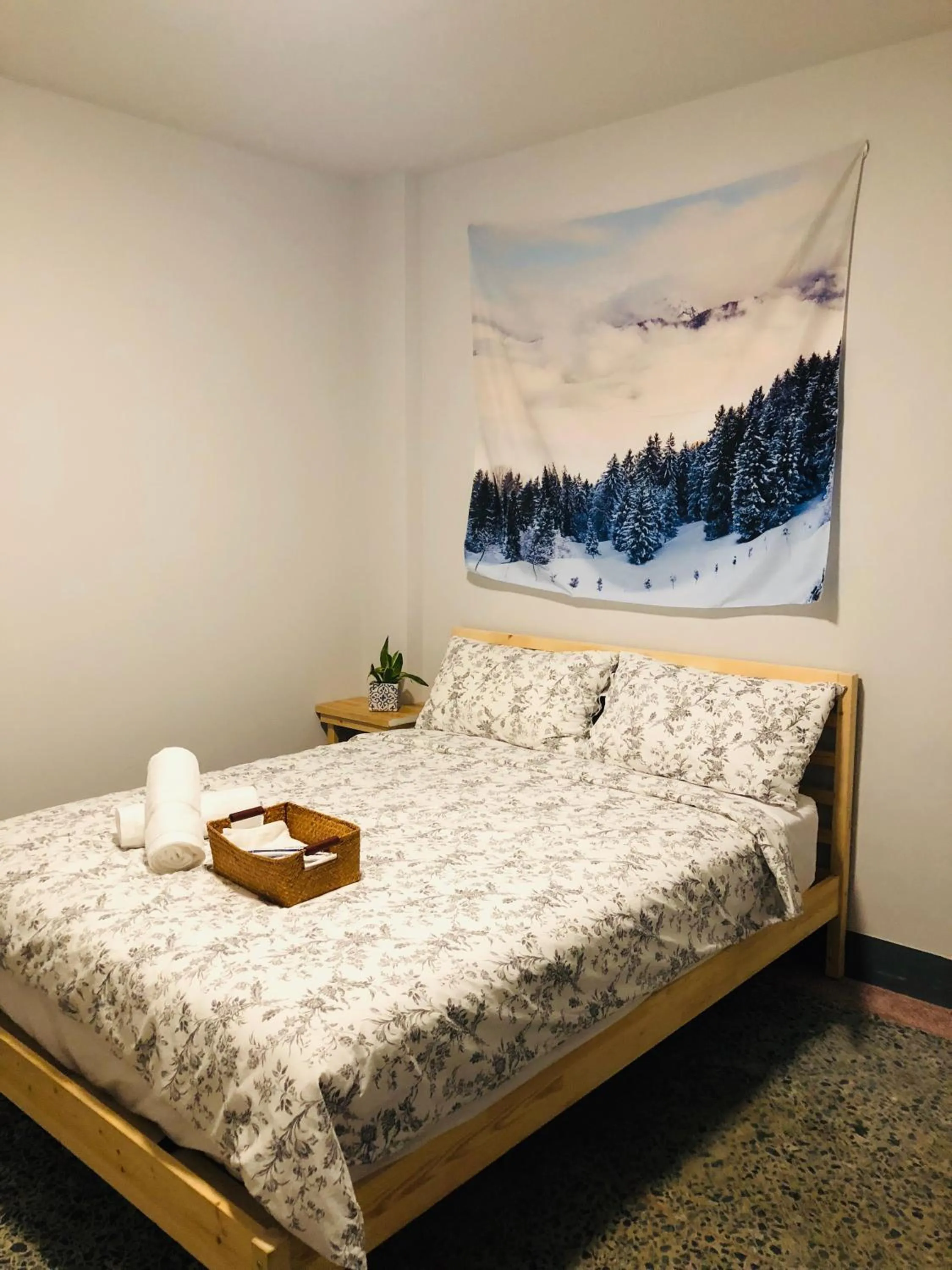 Bedroom, Bed in World Inn 窩二樓小客棧民宿