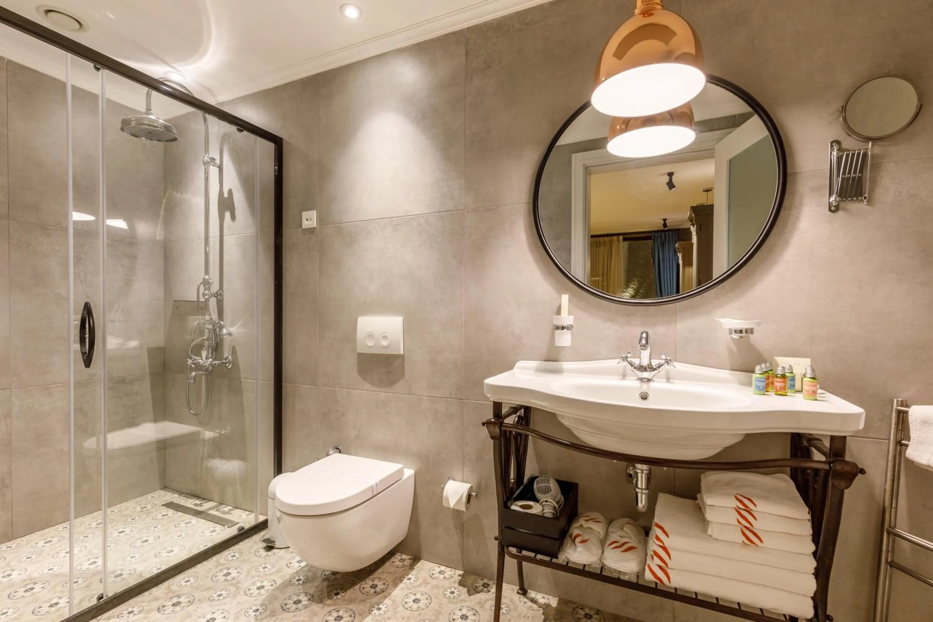 Shower in Alacatı Port Ladera Hotel - Adult Only