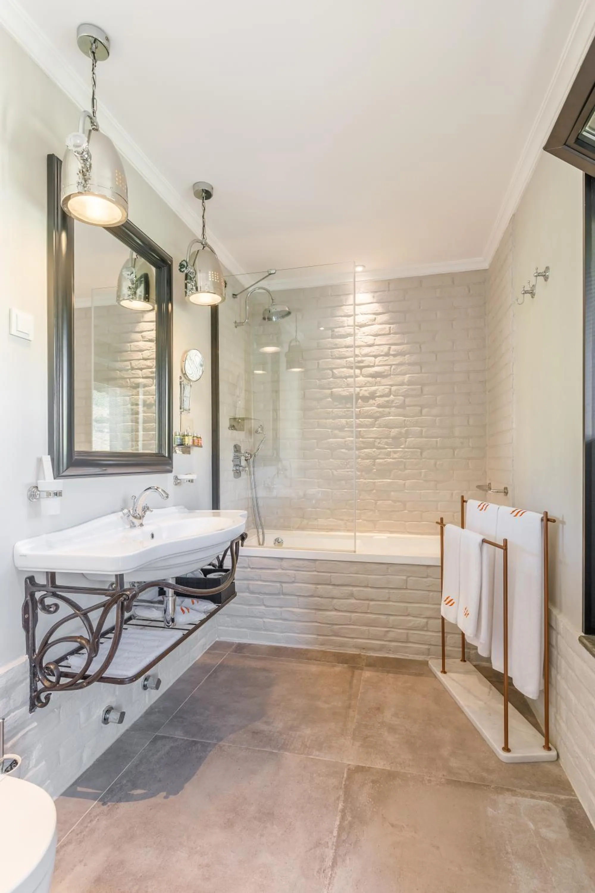 Shower in Alacatı Port Ladera Hotel - Adult Only