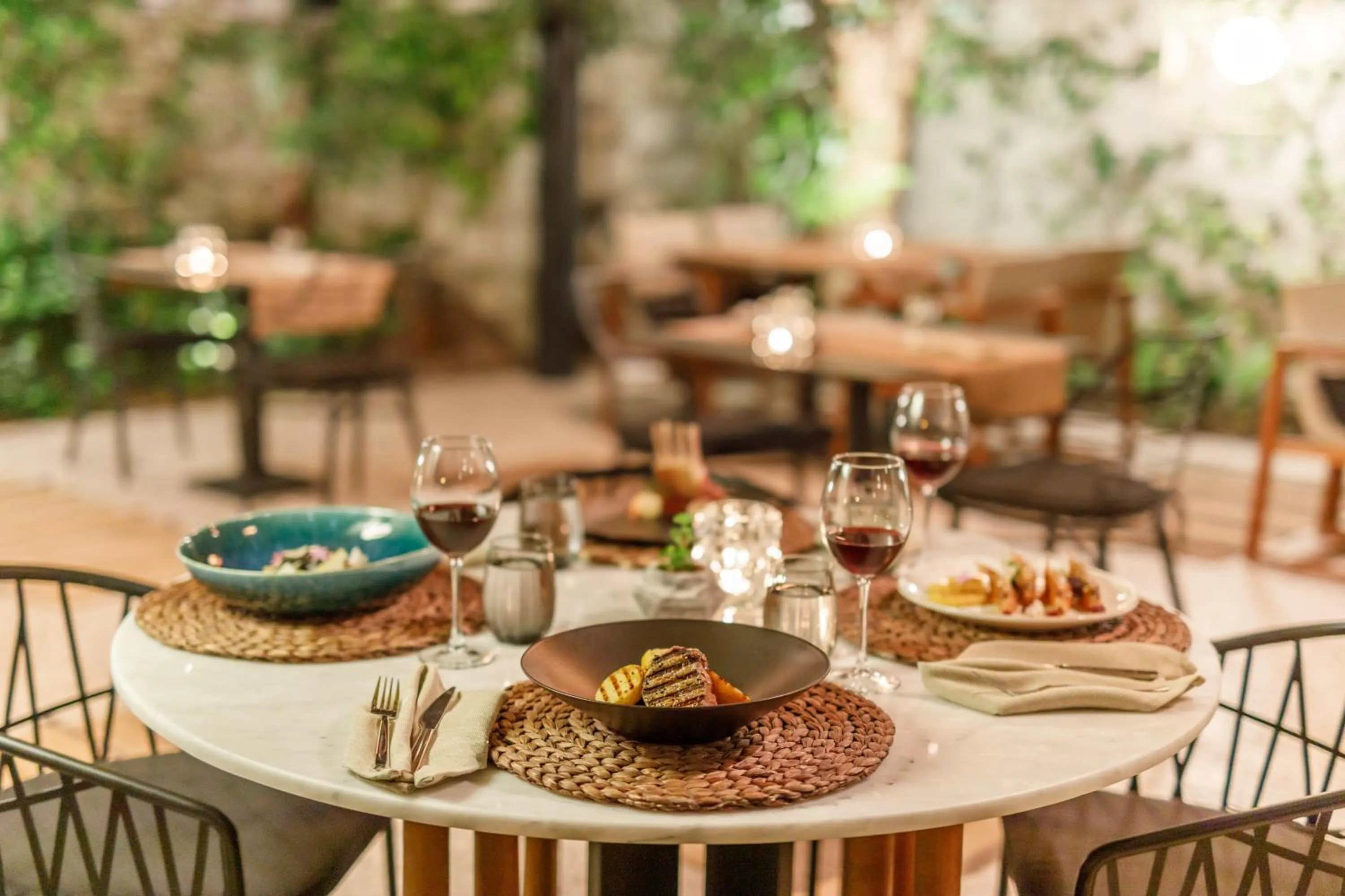 Restaurant/places to eat in Alacatı Port Ladera Hotel - Adult Only