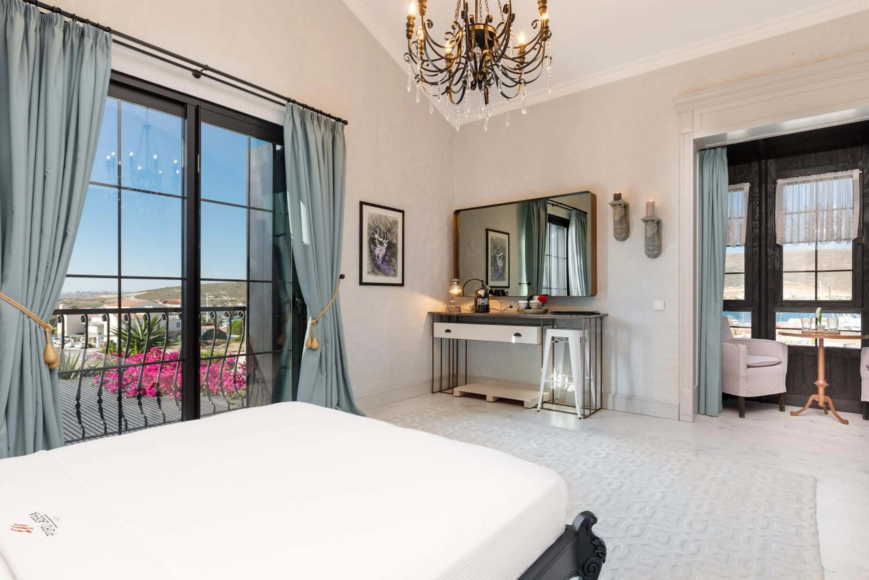 Bed in Alacatı Port Ladera Hotel - Adult Only