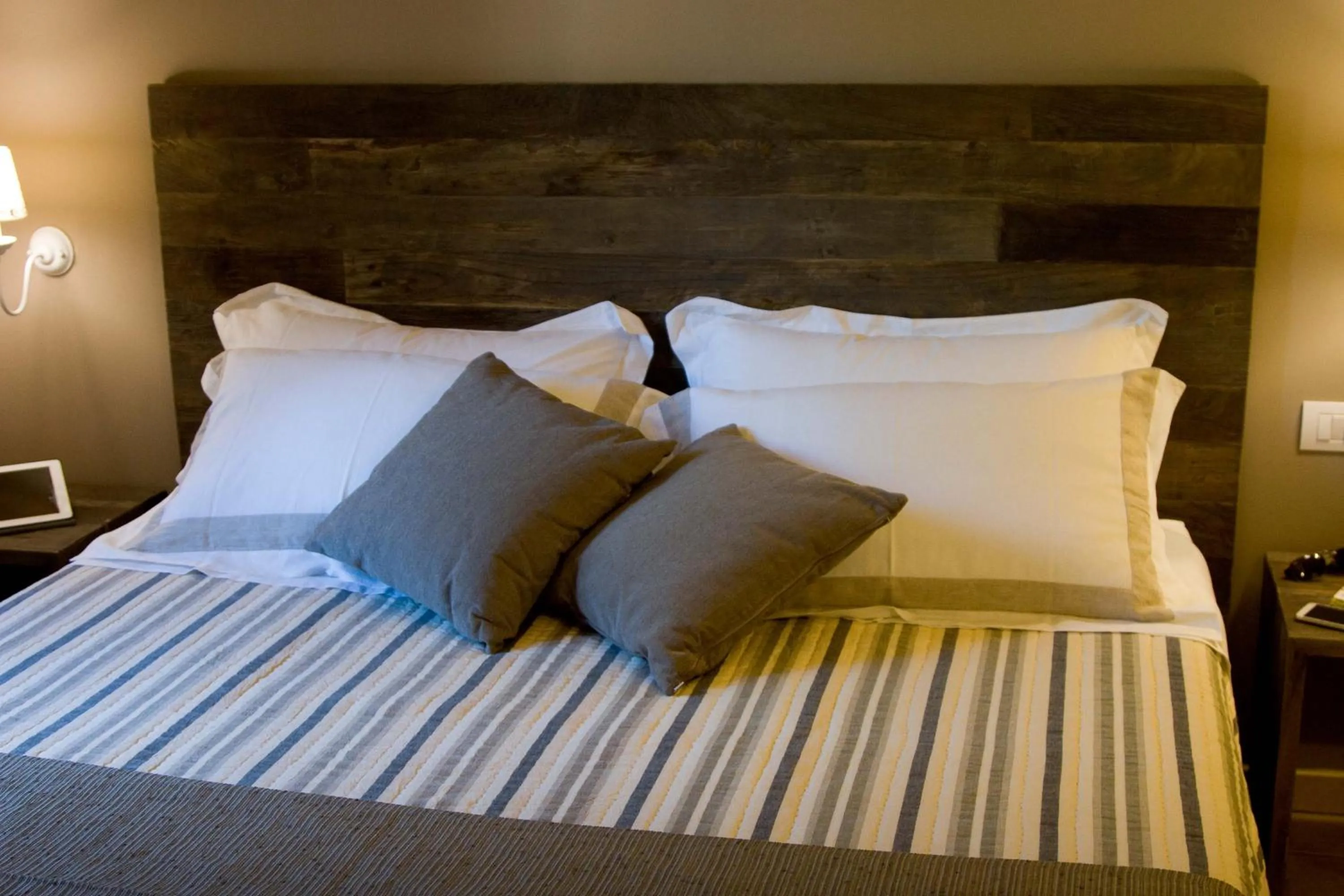 Bed in Villa Gens Camuria