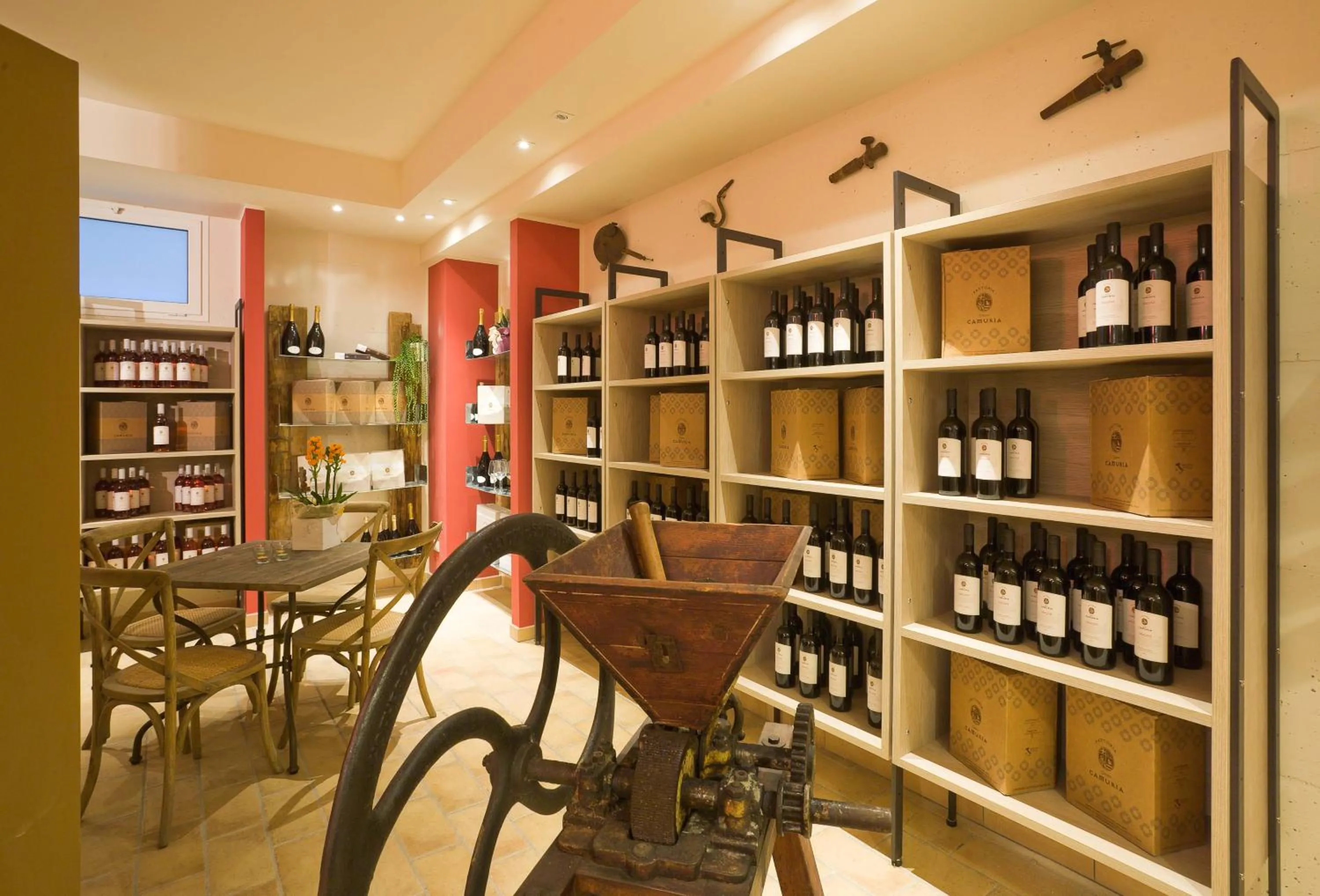 Restaurant/places to eat in Villa Gens Camuria