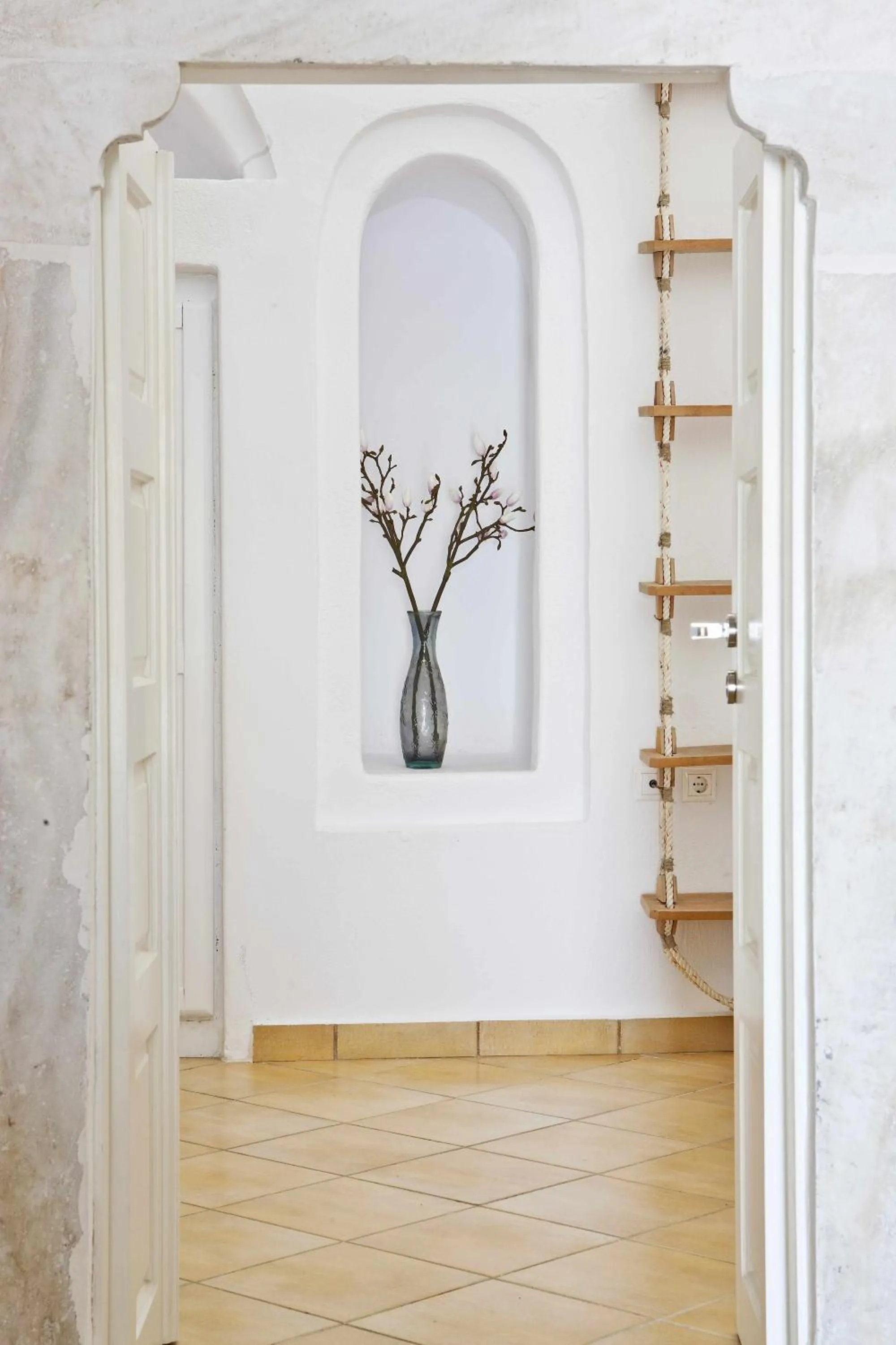 Decorative detail in Hotel Thireas