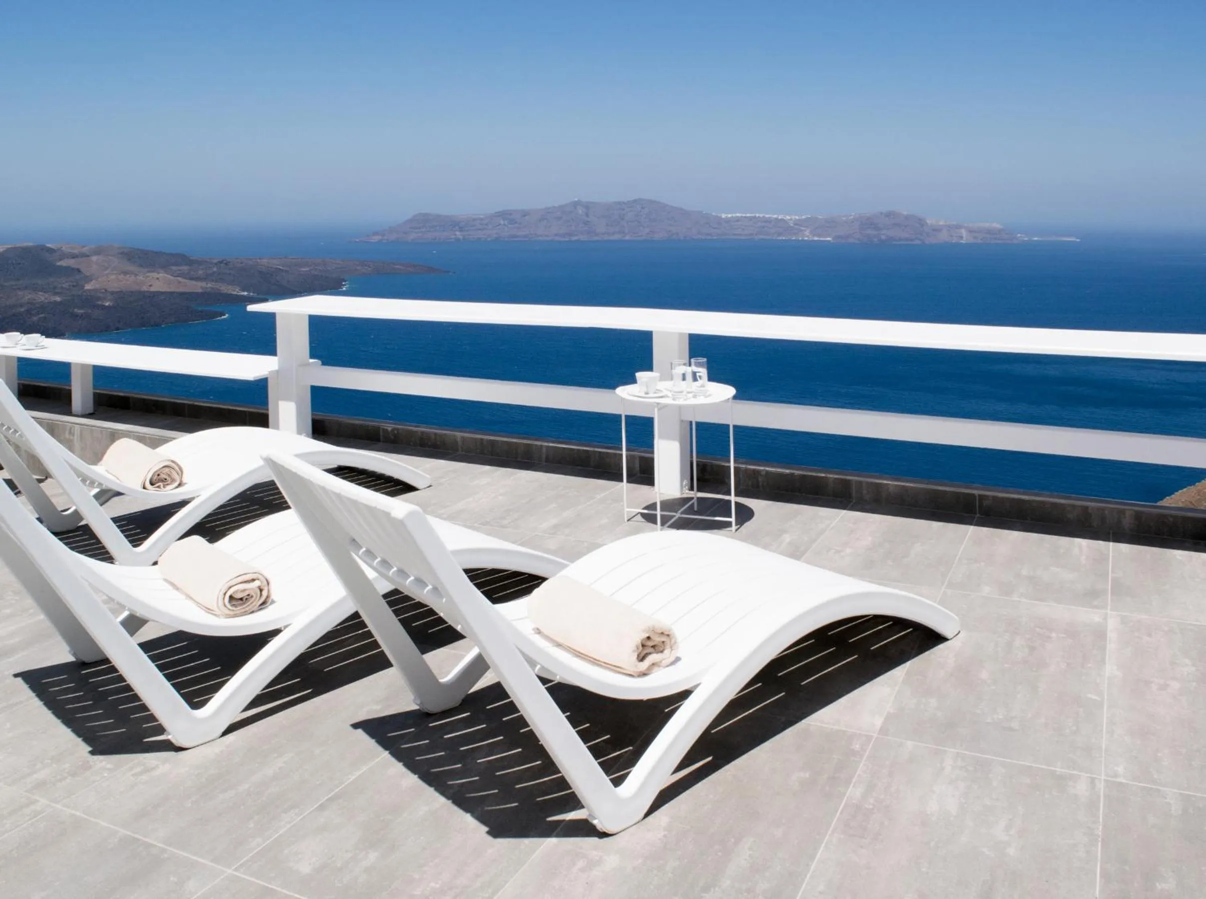 Swimming pool in Hotel Thireas