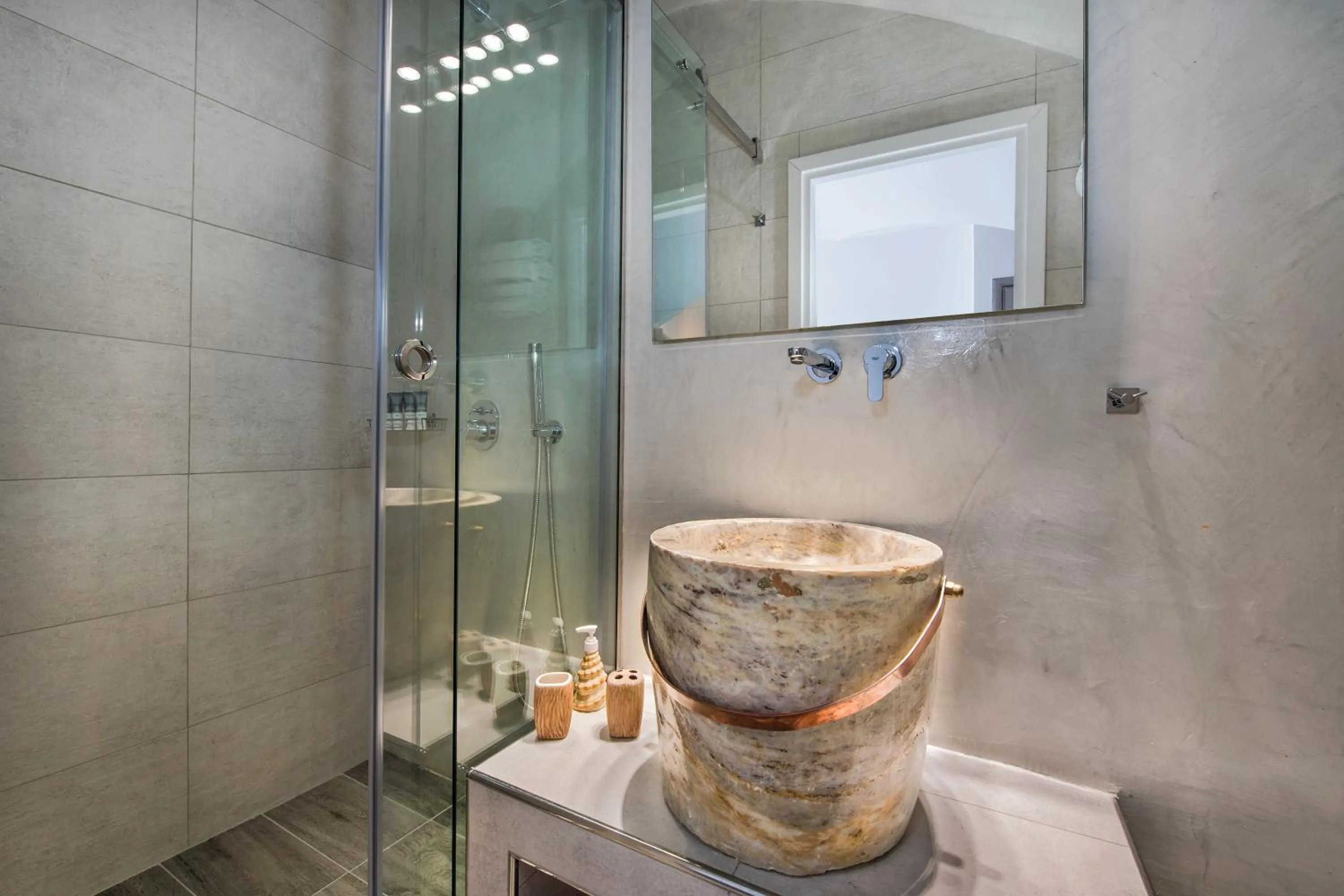 Bathroom in Hotel Thireas