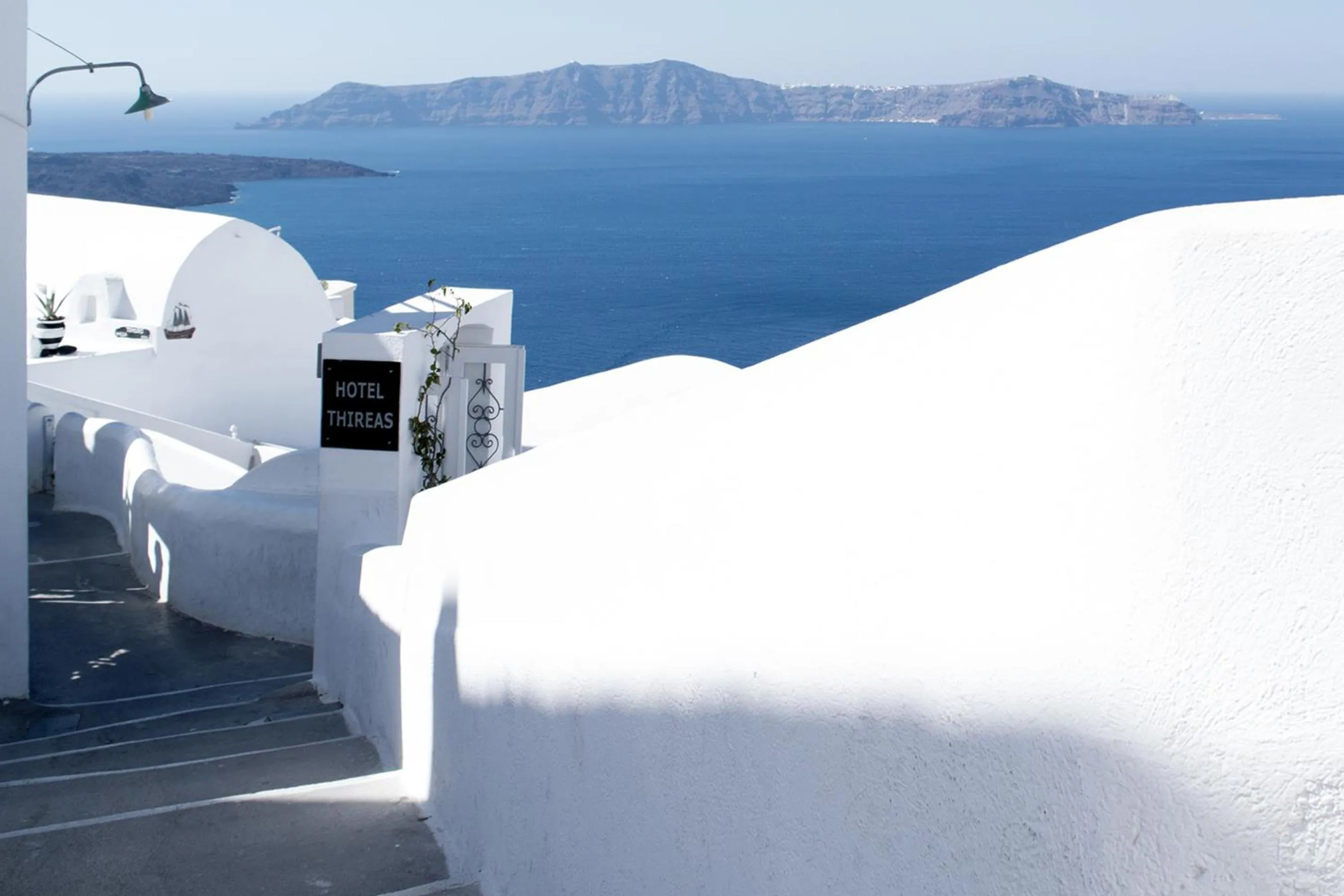 Facade/entrance in Hotel Thireas