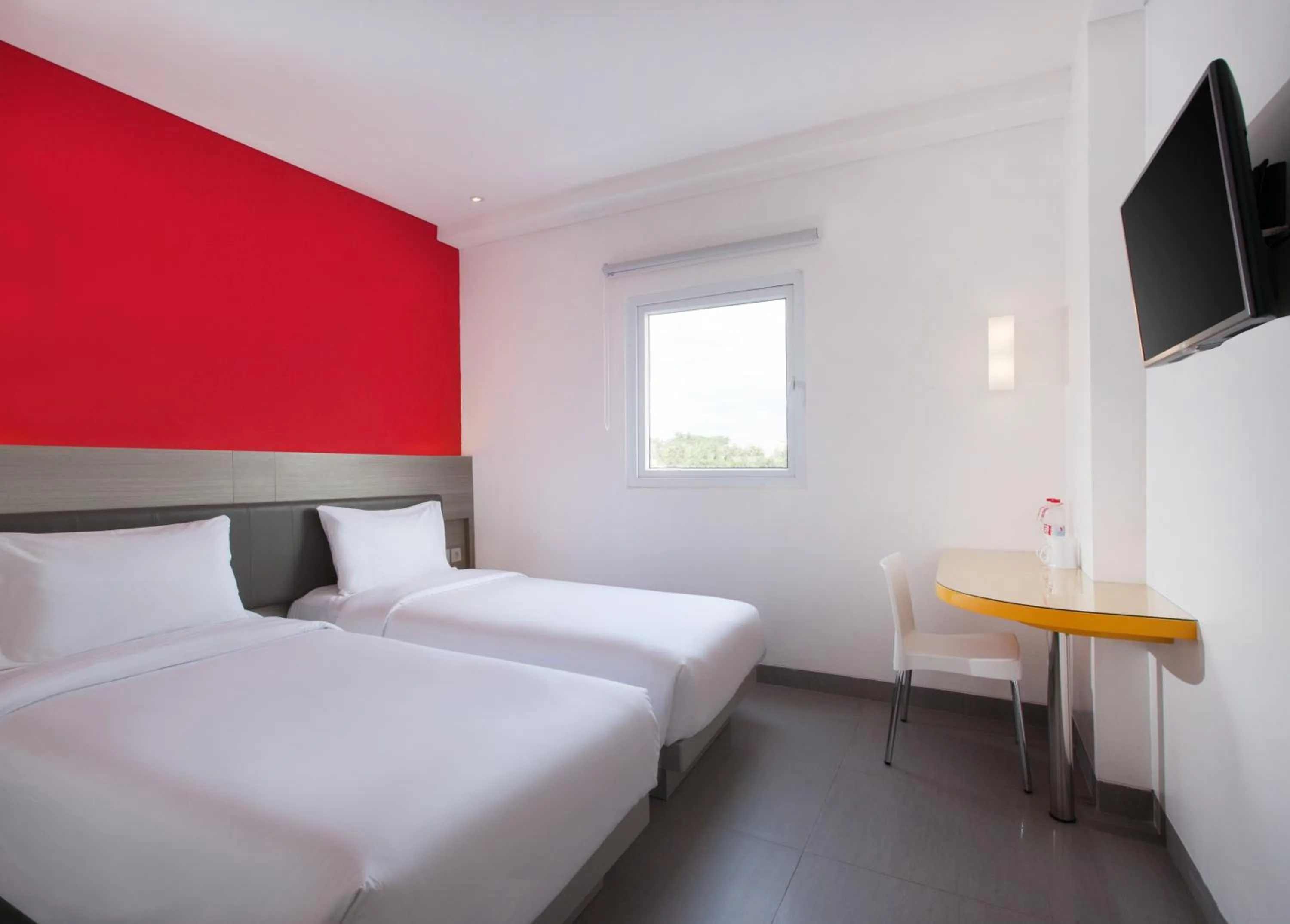 Bedroom, Bed in Amaris Hotel Sriwedari Solo