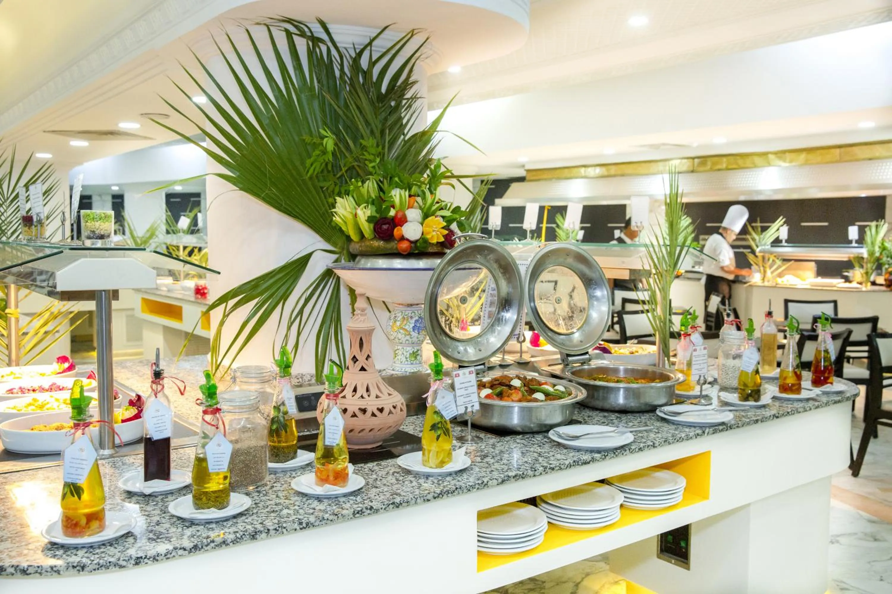 Restaurant/places to eat in Marhaba Royal Salem - Family Only