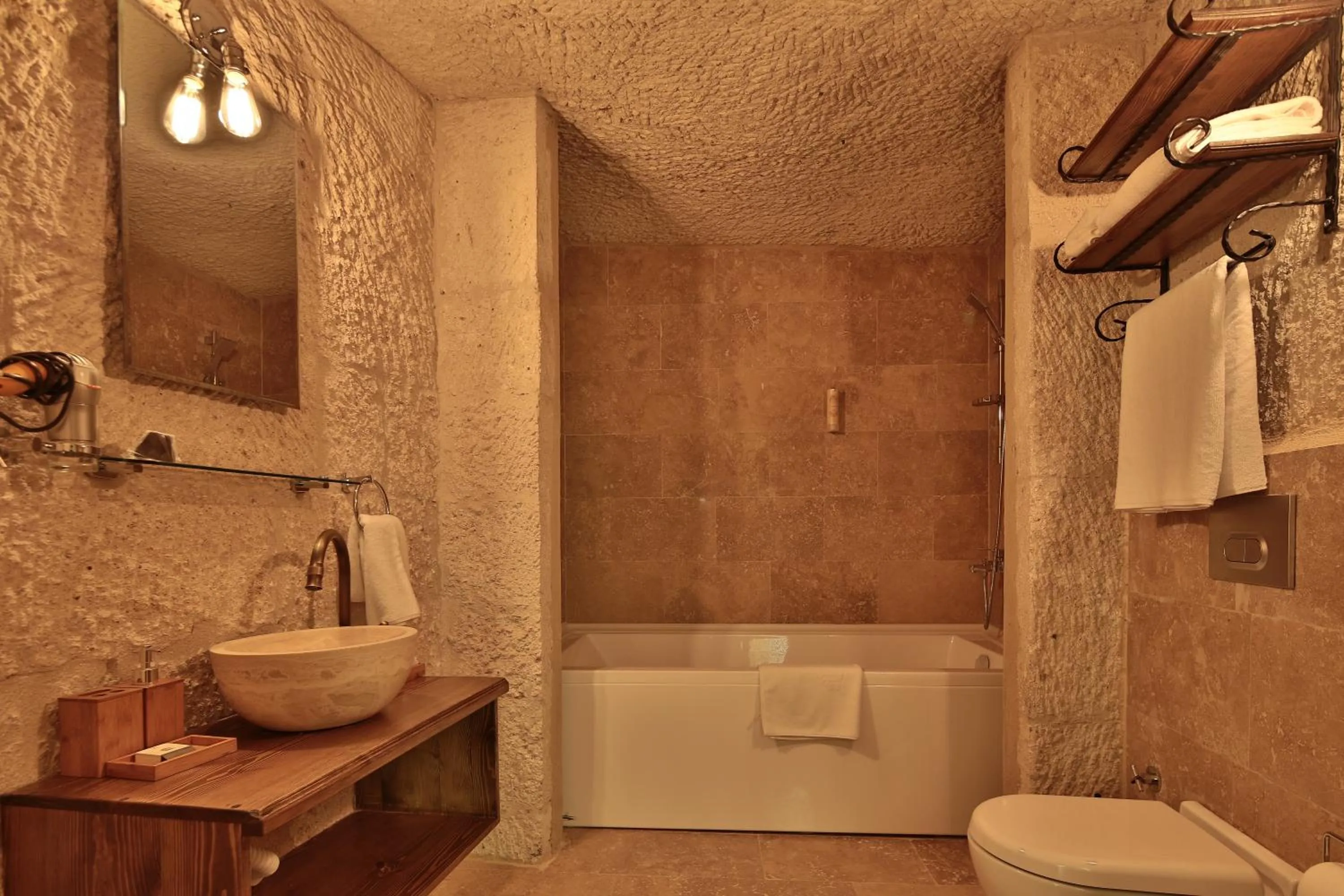 Bathroom in The Owl Cave Hotel
