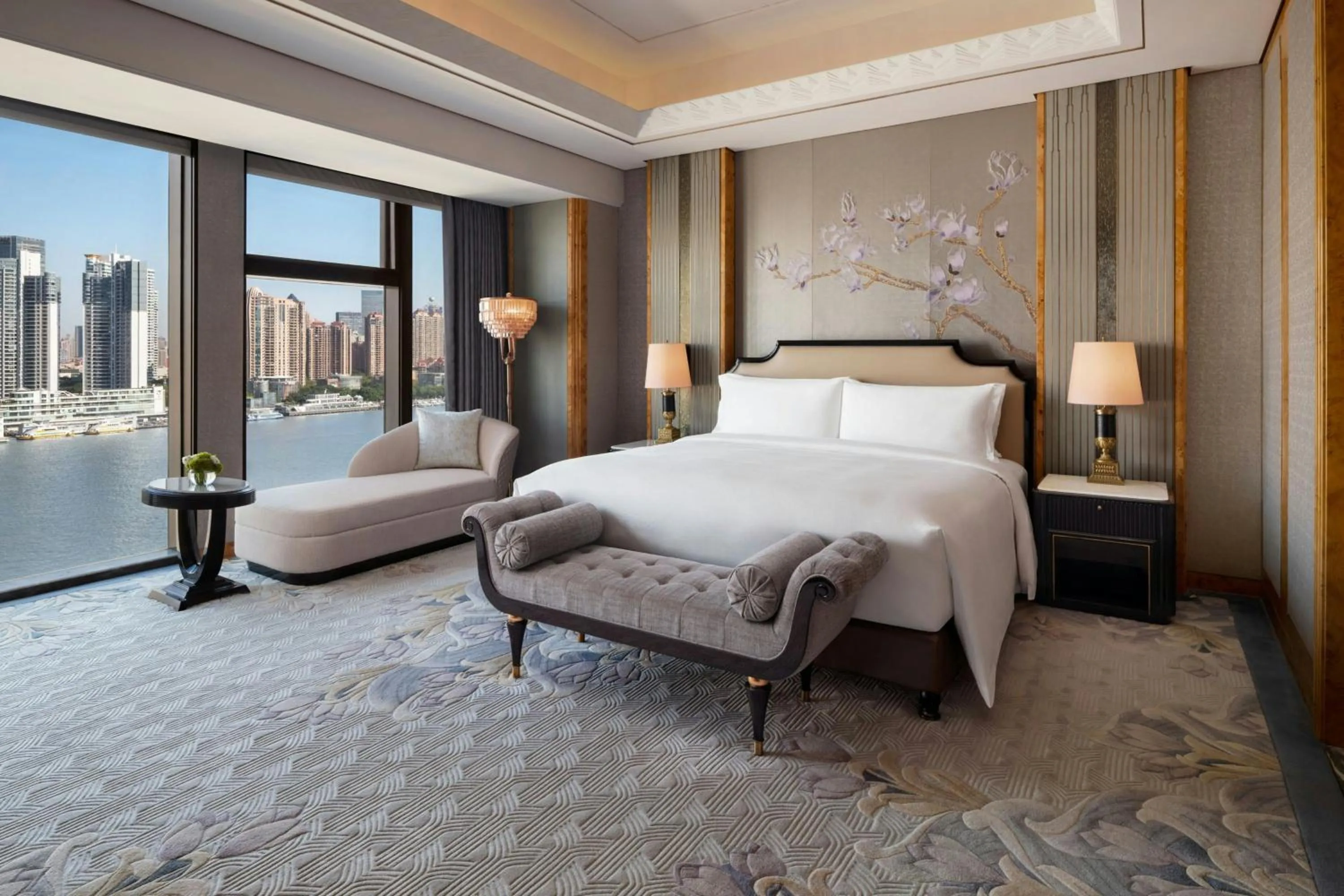 Photo of the whole room, Bed in The St. Regis on the Bund, Shanghai