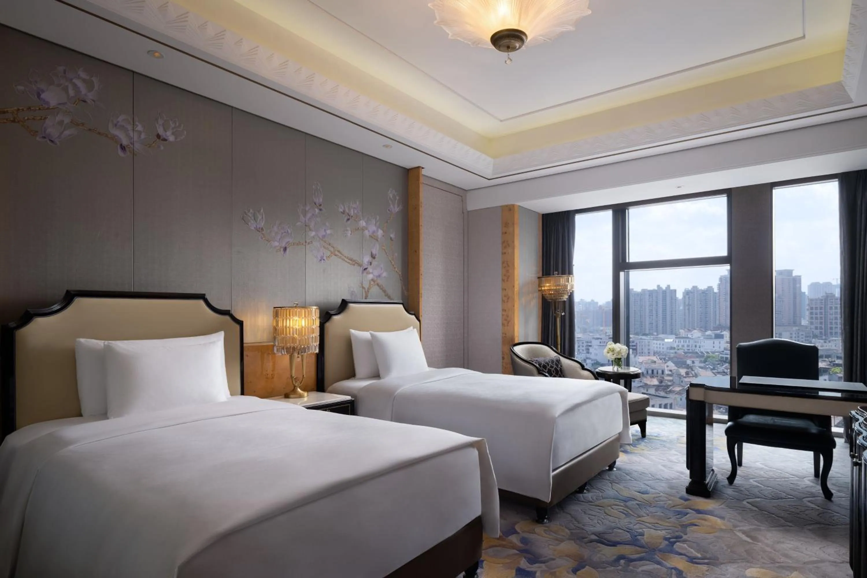 Photo of the whole room, Bed in The St. Regis on the Bund, Shanghai