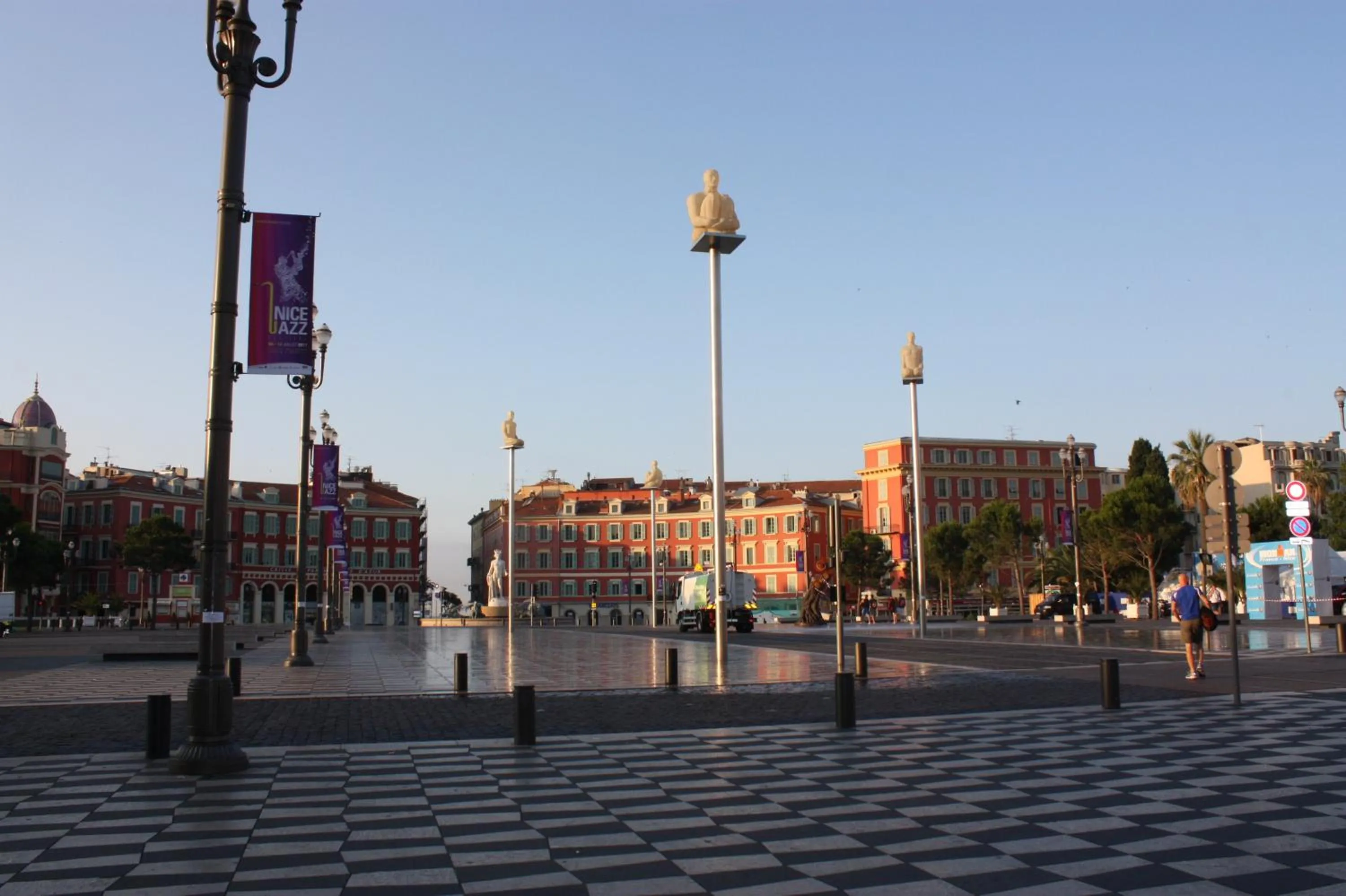 Off site in Backpackers Chez Patrick