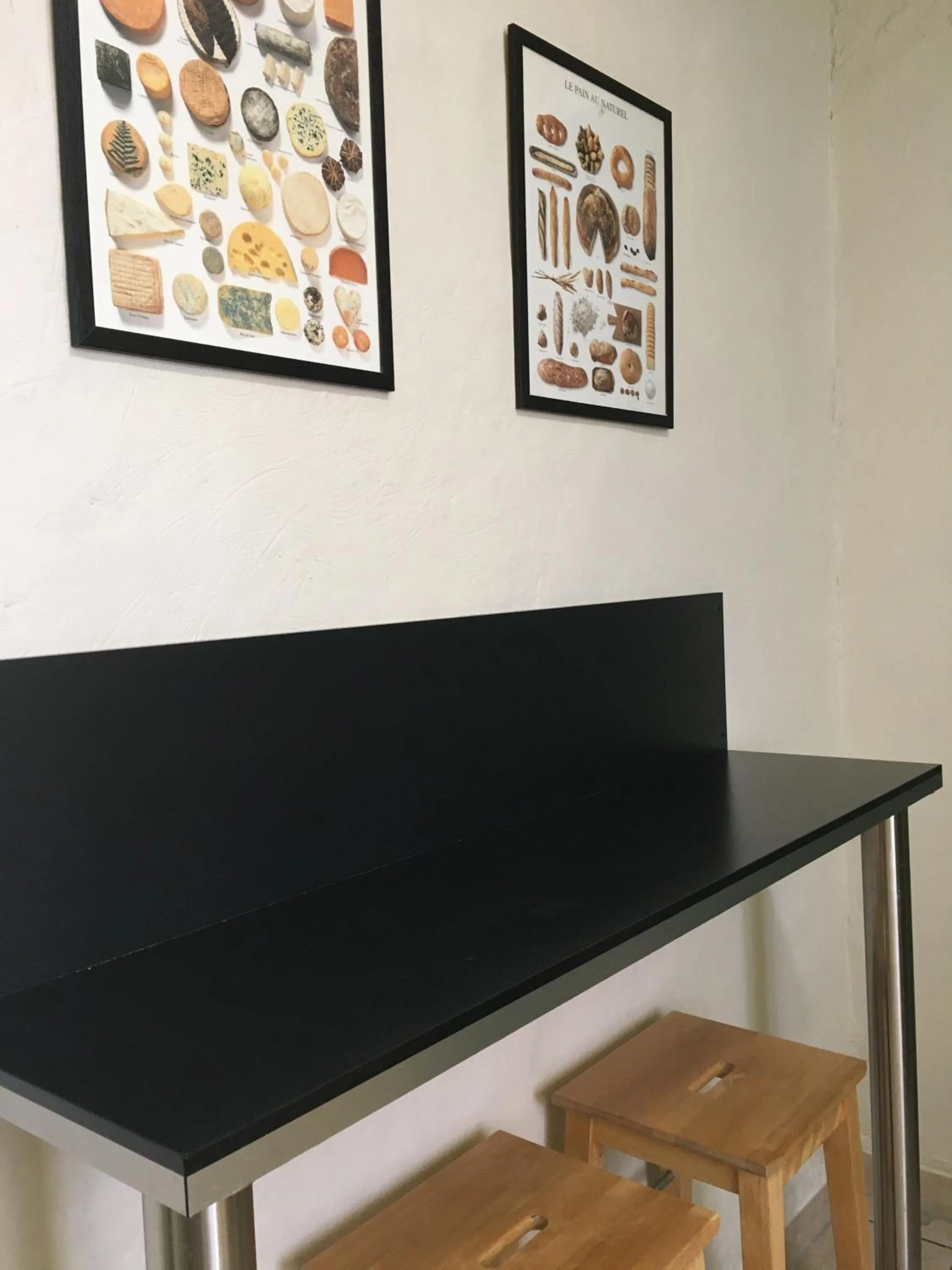 Communal kitchen in Backpackers Chez Patrick