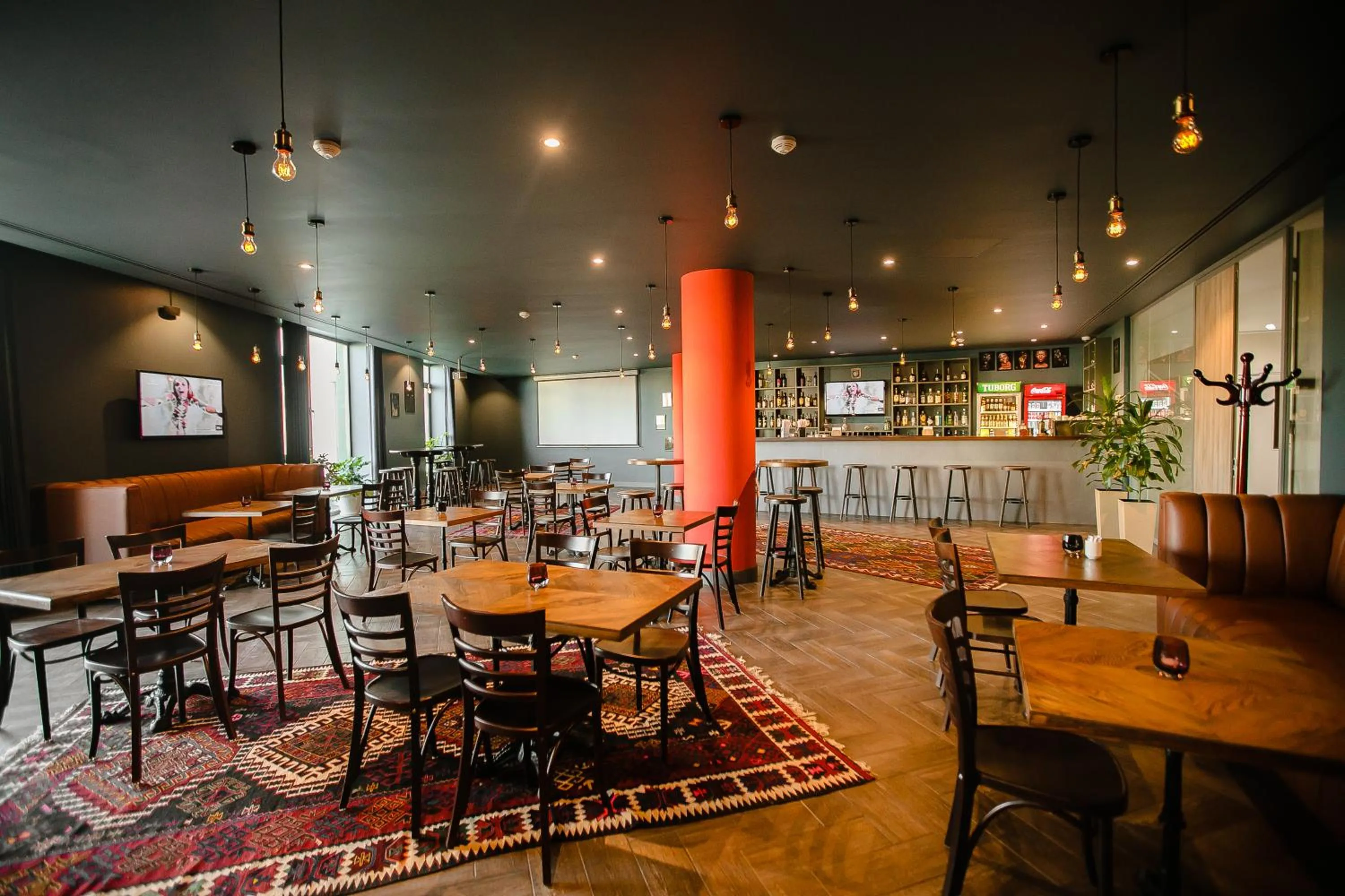 Restaurant/places to eat in HomeBridge Hotel Apartments