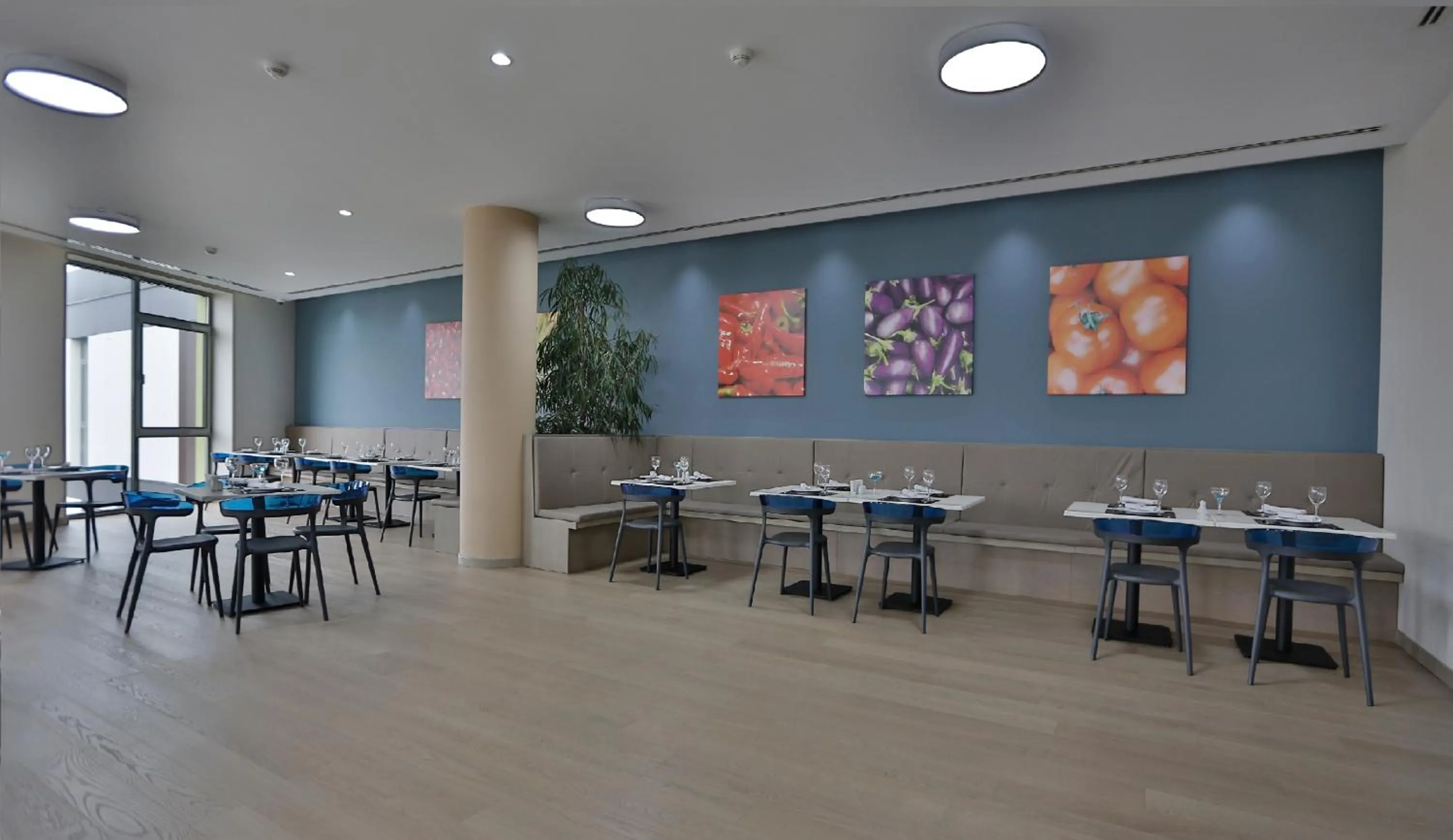 Restaurant/places to eat in HomeBridge Hotel Apartments