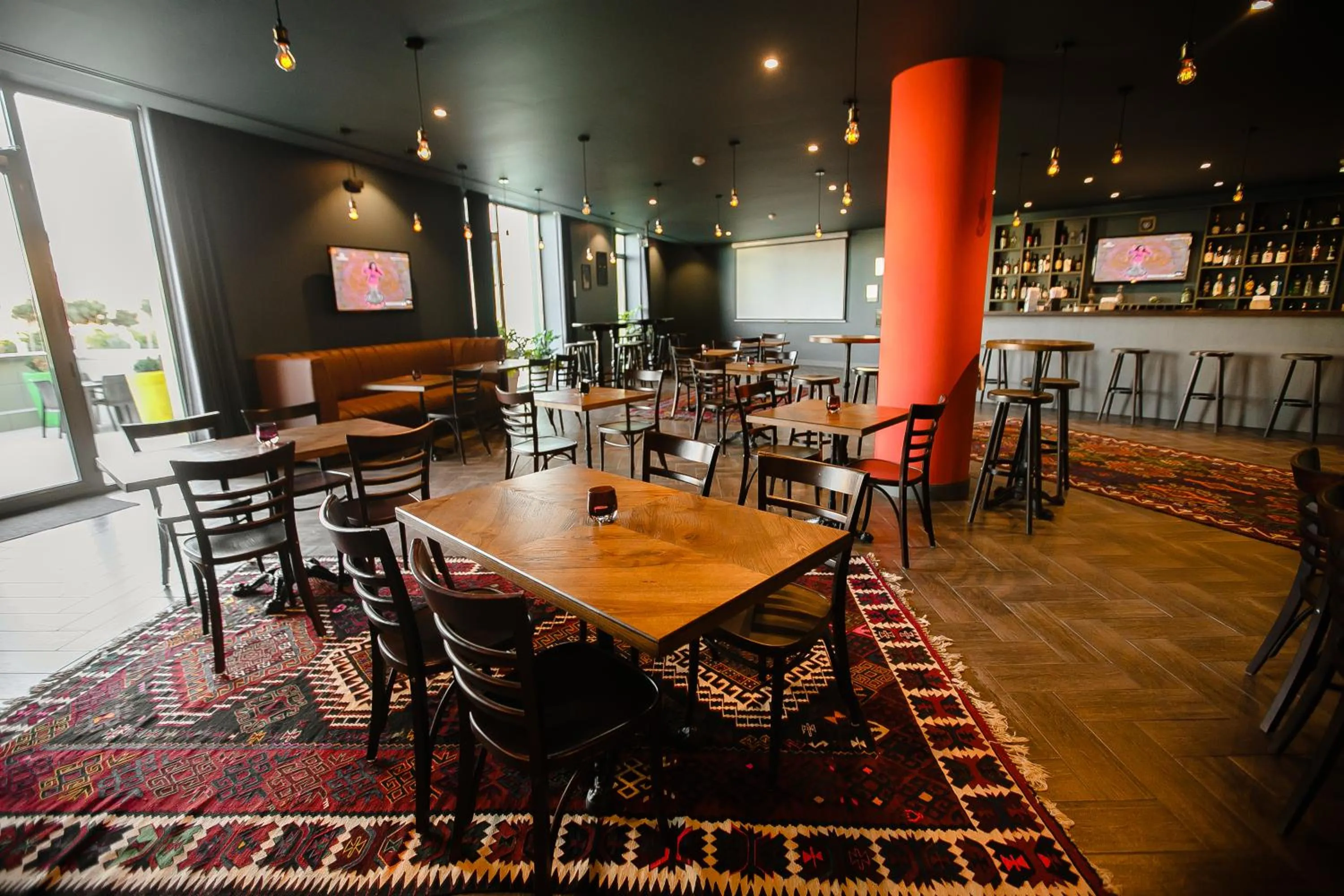 Restaurant/places to eat in HomeBridge Hotel Apartments