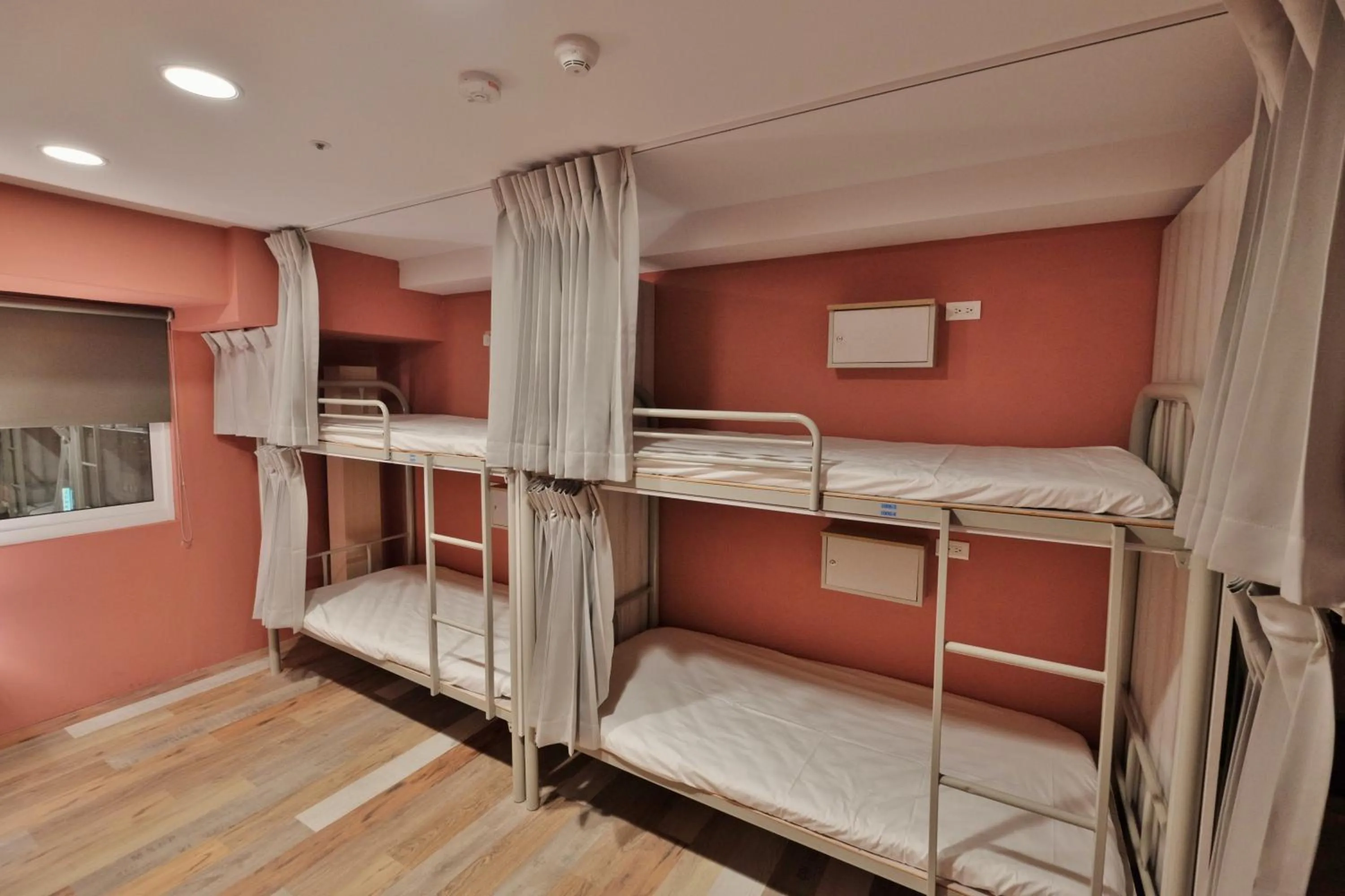 bunk bed, Bed in Happy Inn