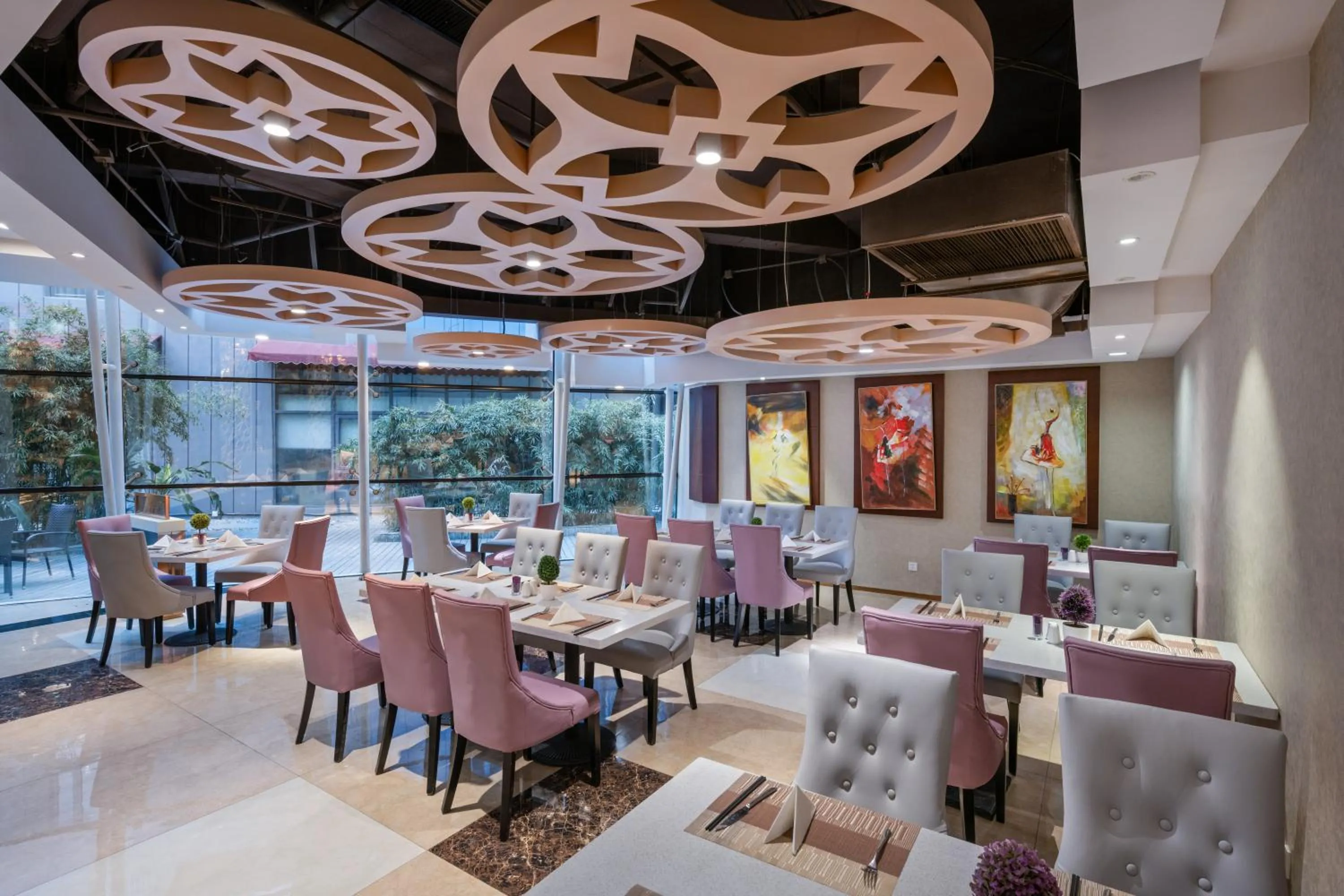 Restaurant/places to eat in Mercure Beijing Downtown