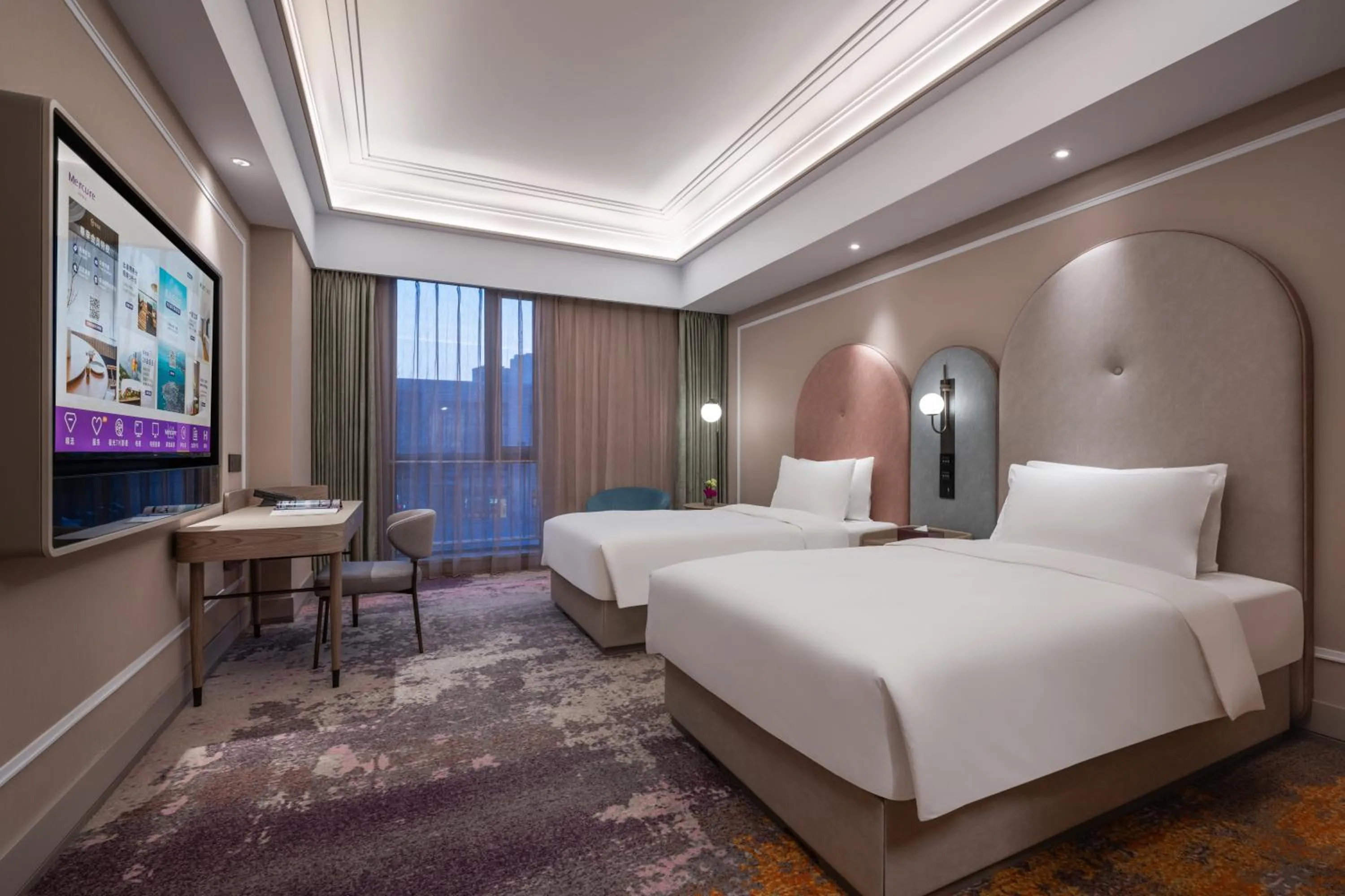 Photo of the whole room, Bed in Mercure Beijing Downtown
