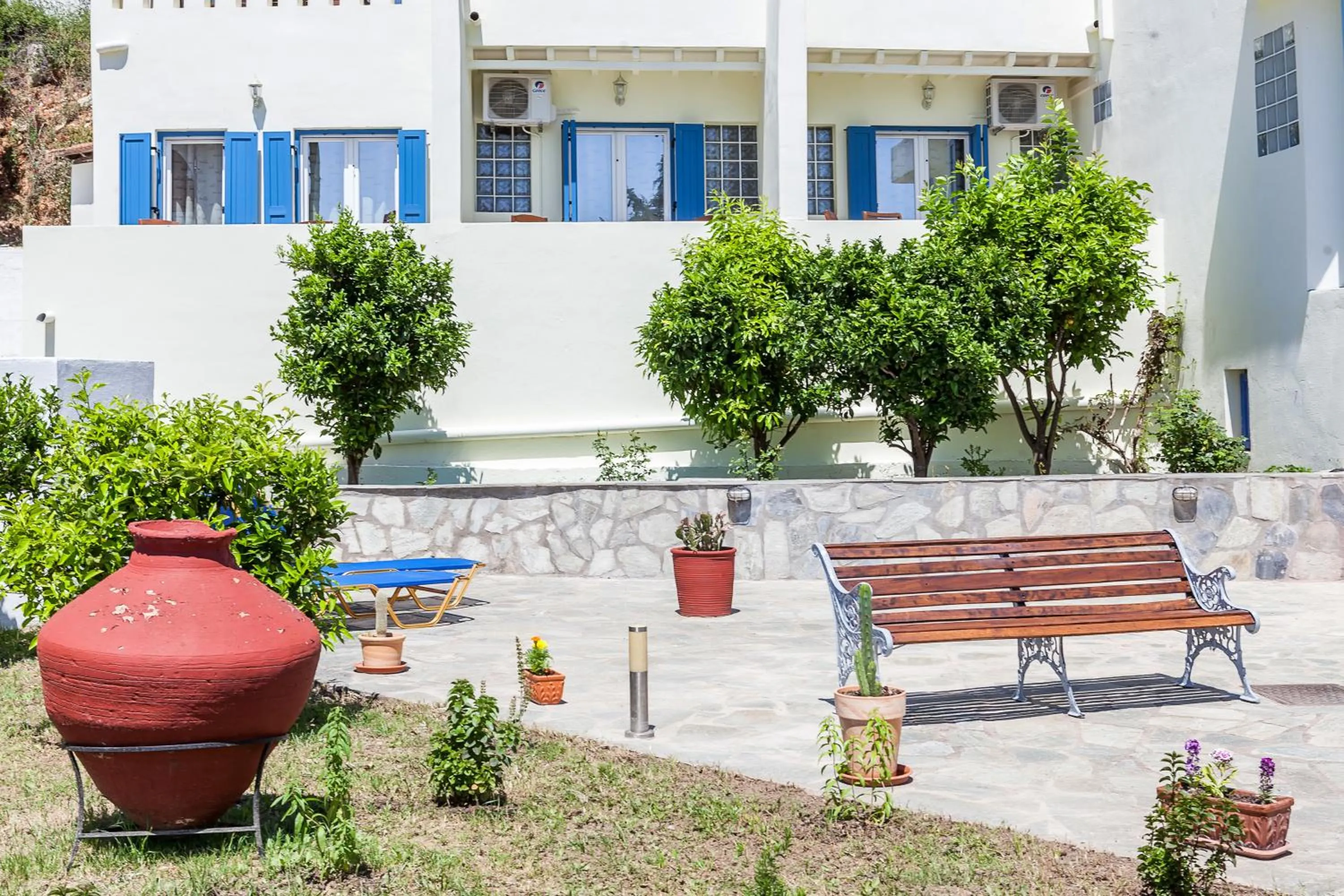 Garden in Stafylos Suites & Boutique hotel