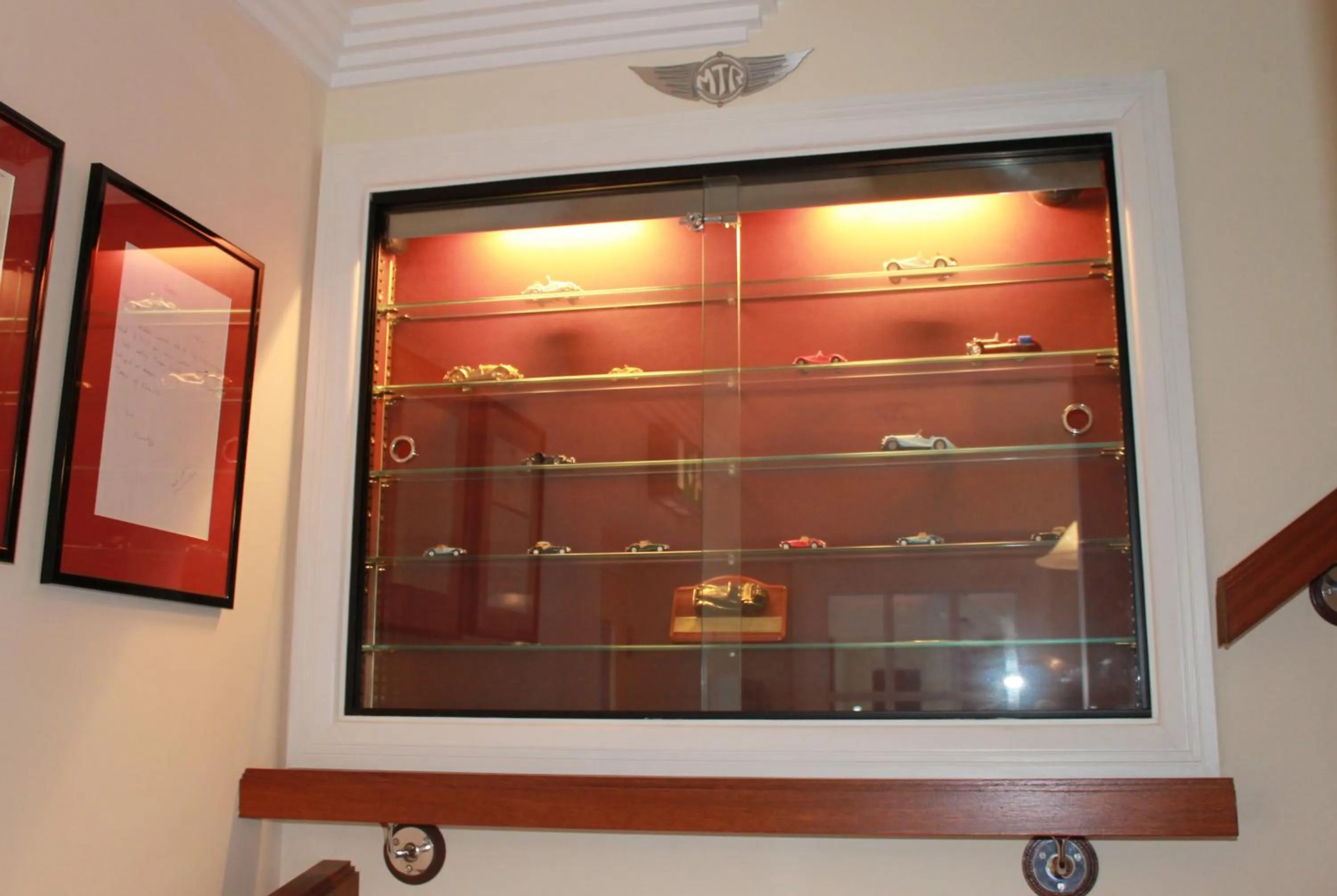 Decorative detail in The PitStop