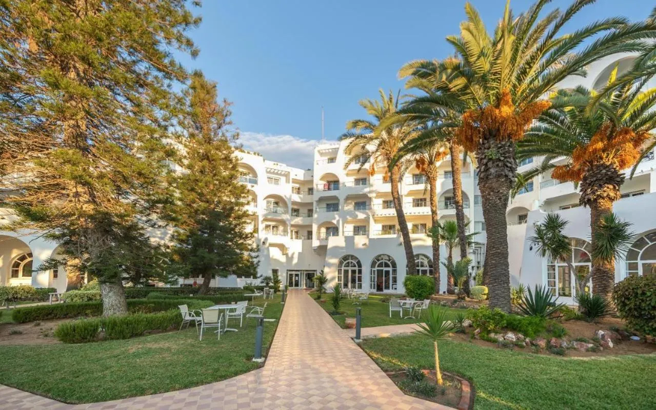 Garden in Hotel Marhaba Beach