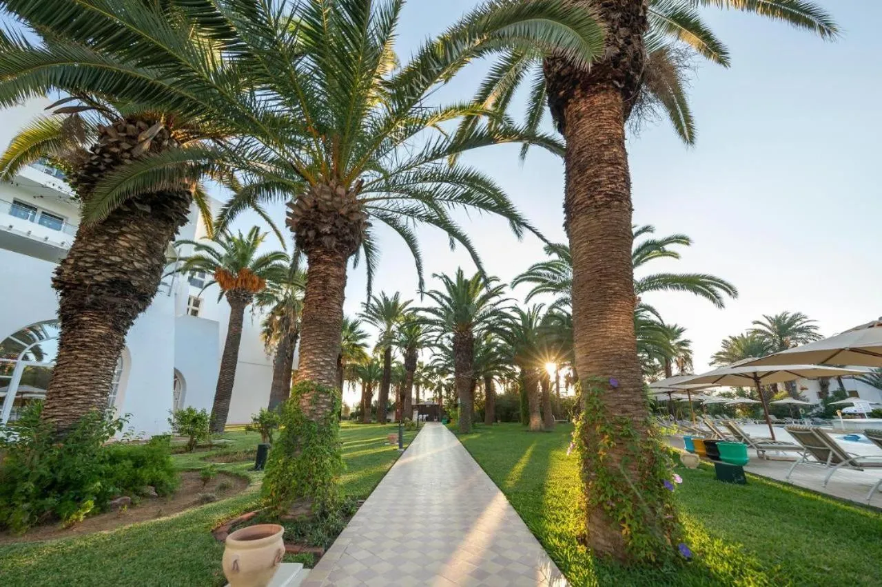 Garden in Hotel Marhaba Beach
