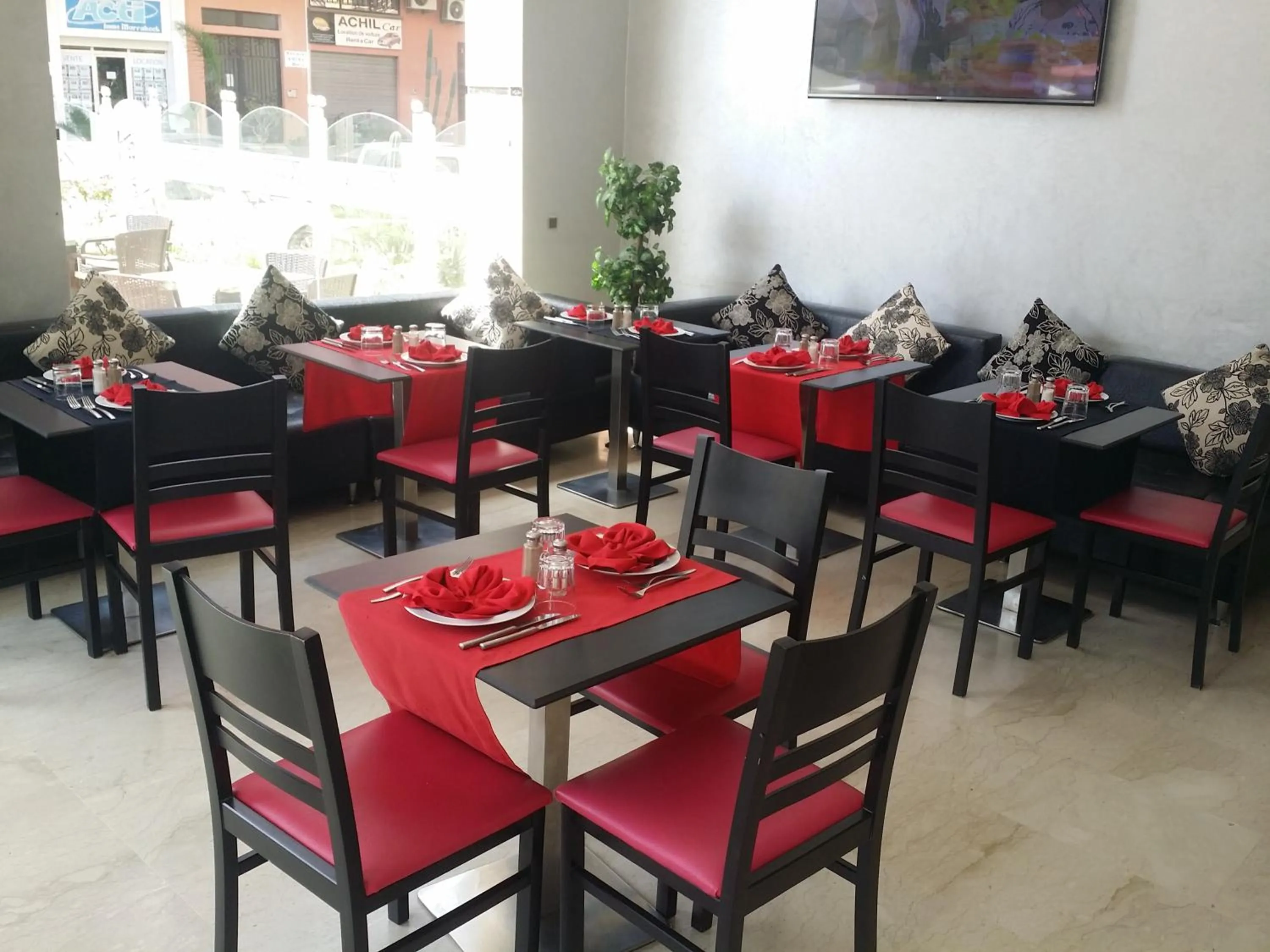 Restaurant/places to eat in Hôtel Teranga & Spa