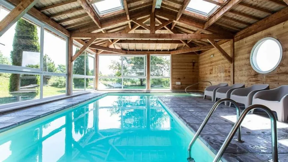 Swimming pool in Ax Hôtel Spa & Restaurant