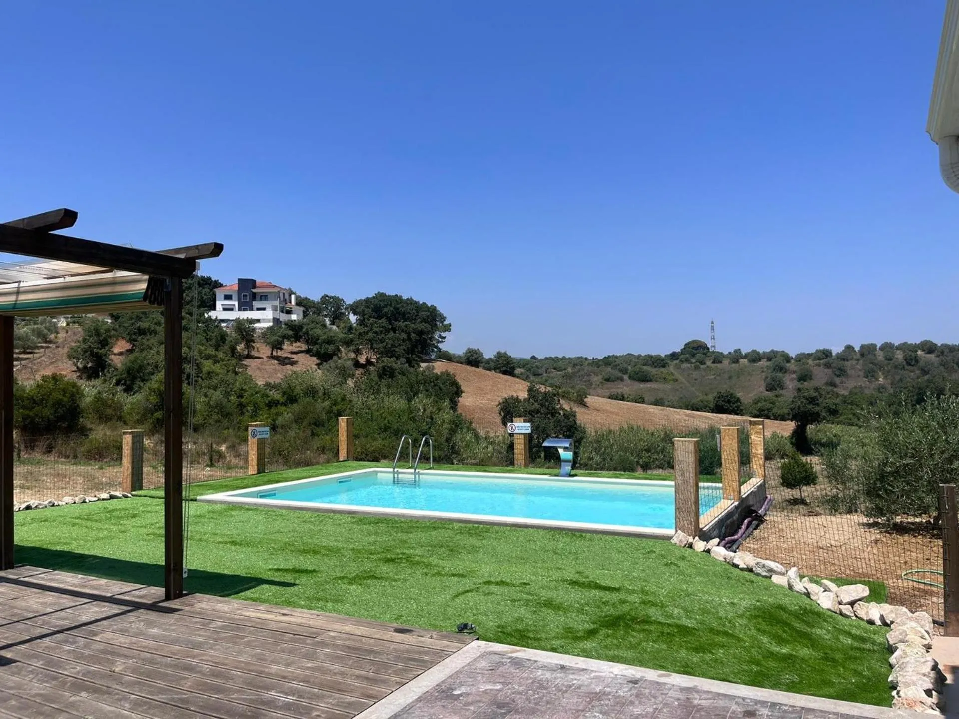 Swimming pool in Aires da Serra Hotel