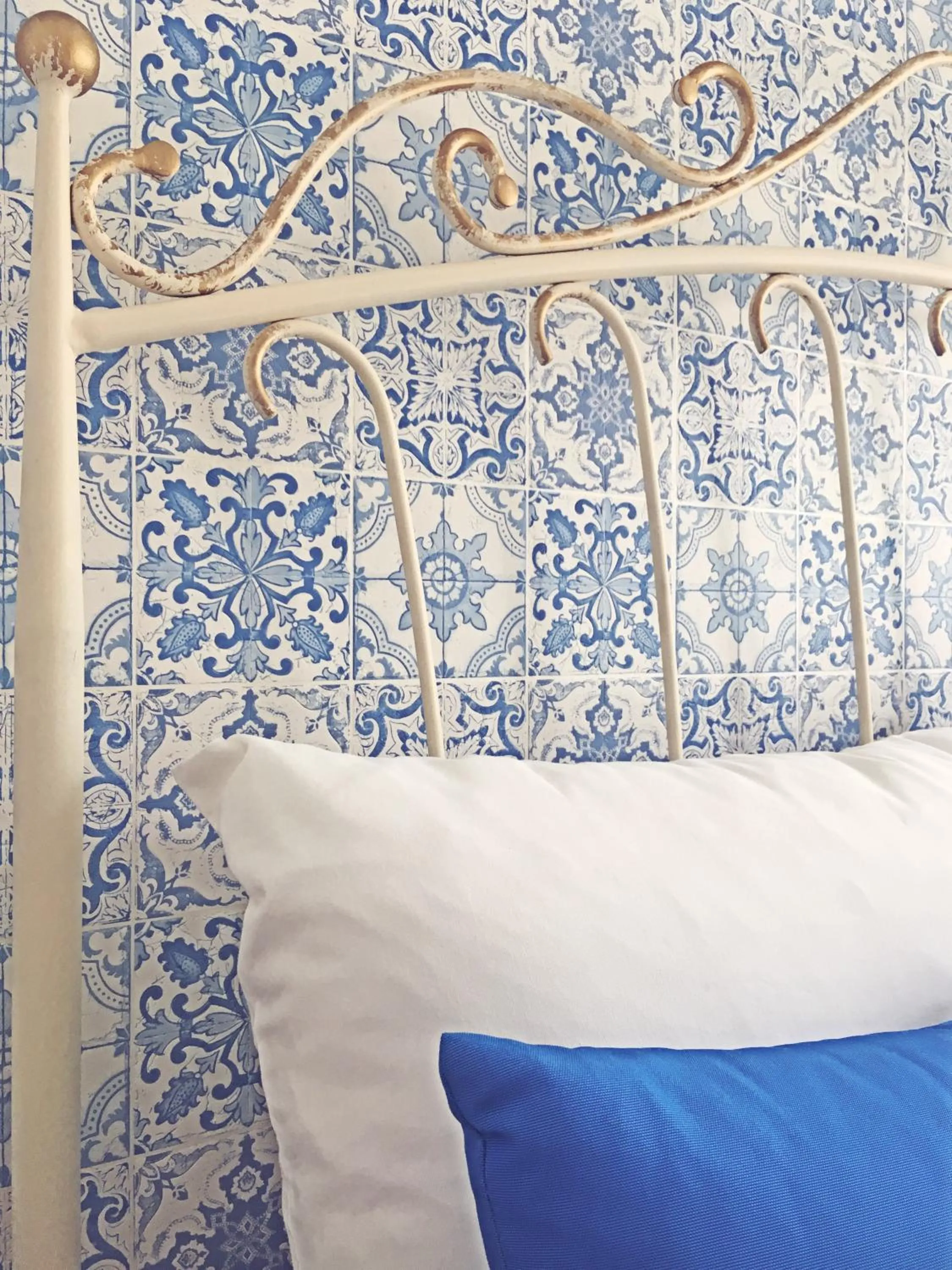 Bed in Angela Studios Apartments