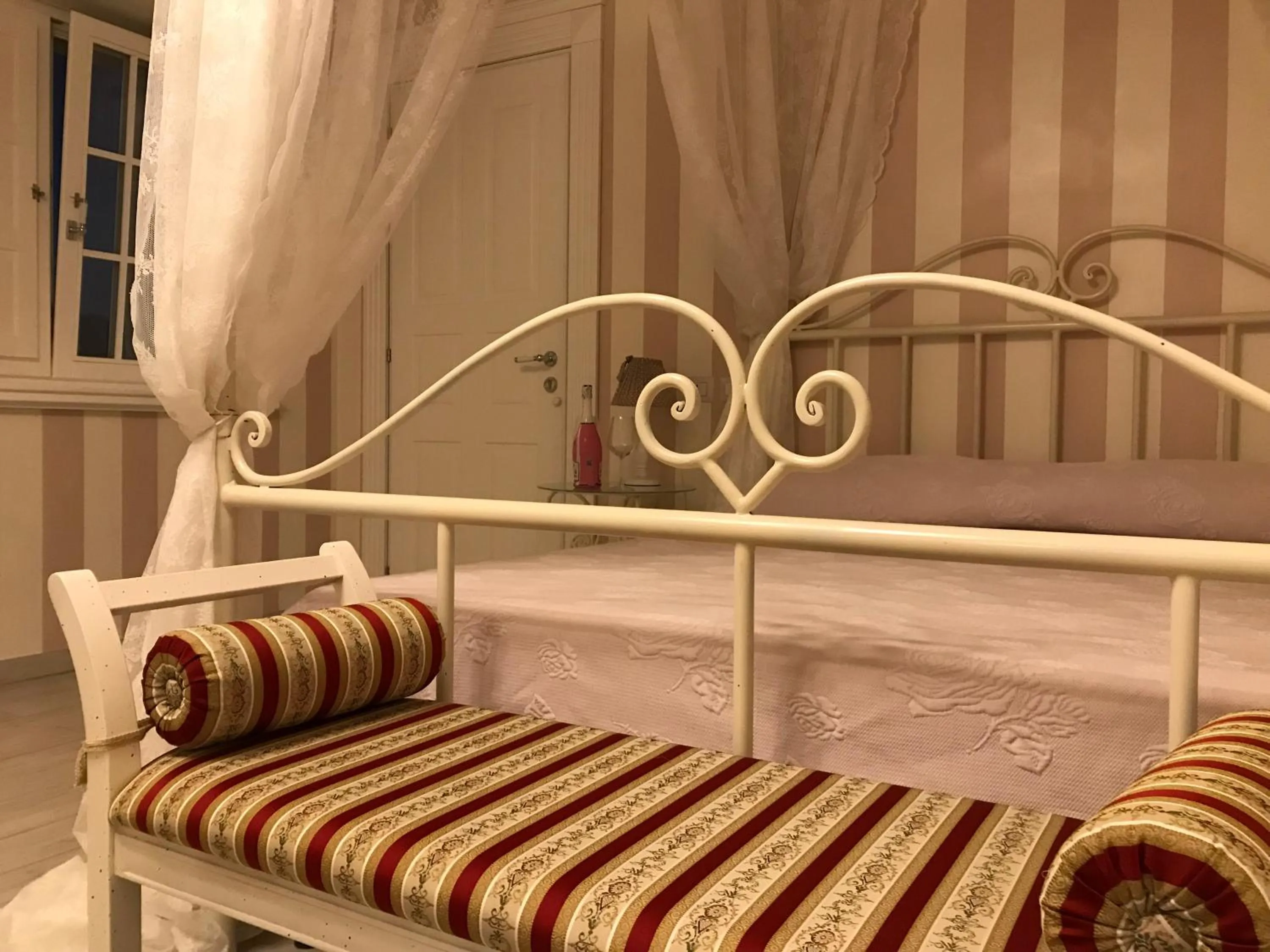 Bedroom, Bed in Ca' del Conte - Maison de Charme