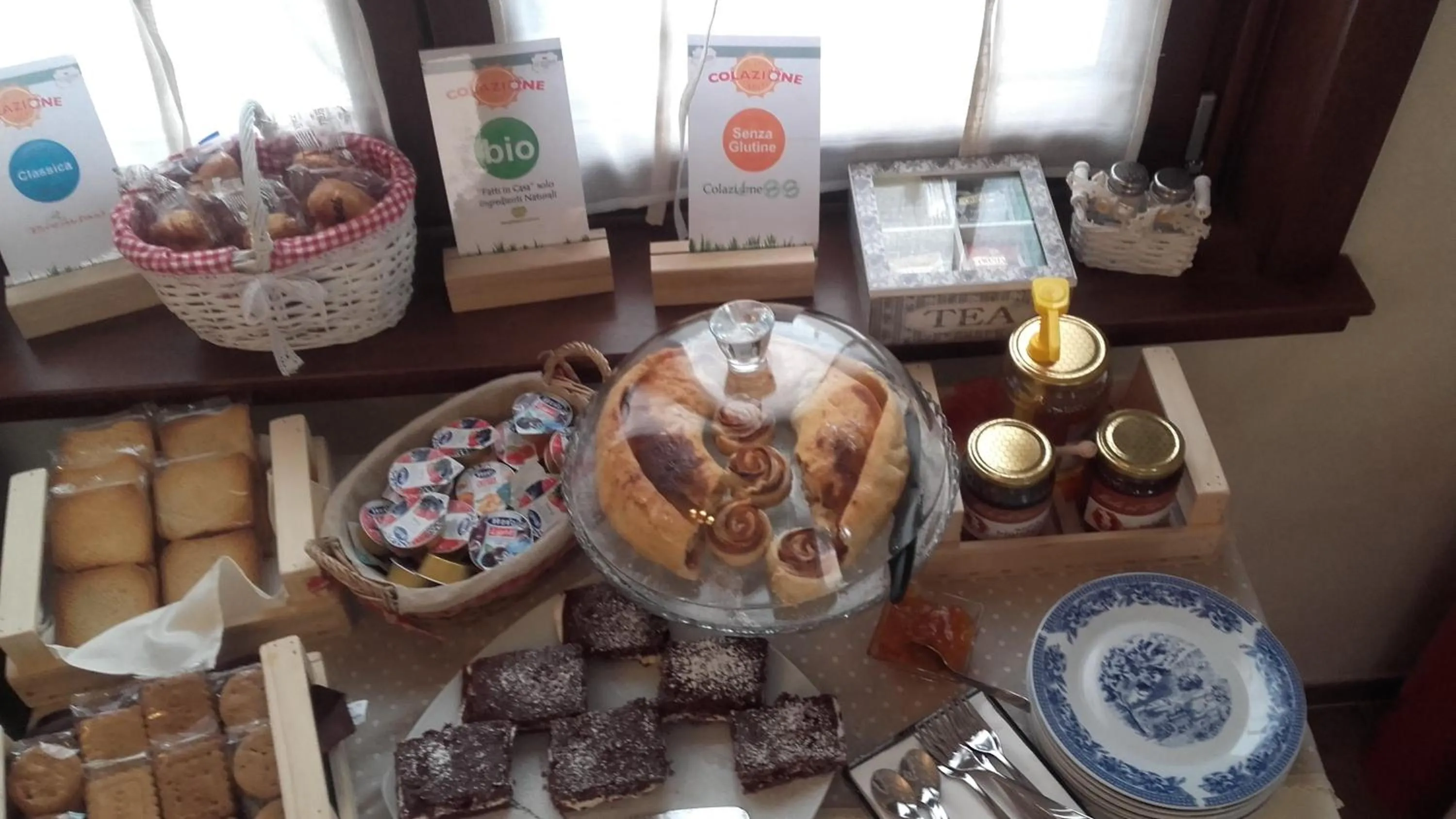 Italian breakfast in Ca' del Conte - Maison de Charme