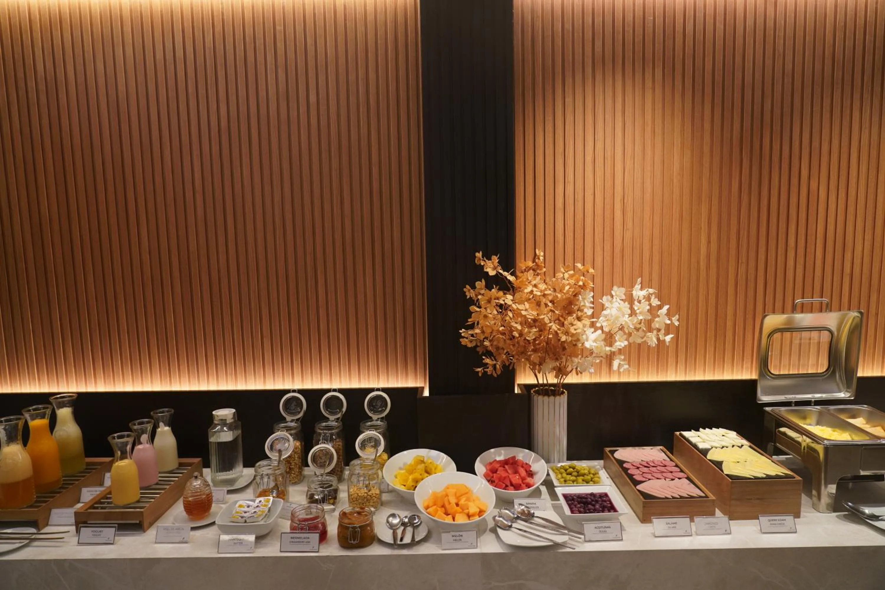 Food and drinks in Hotel Ferré Miraflores