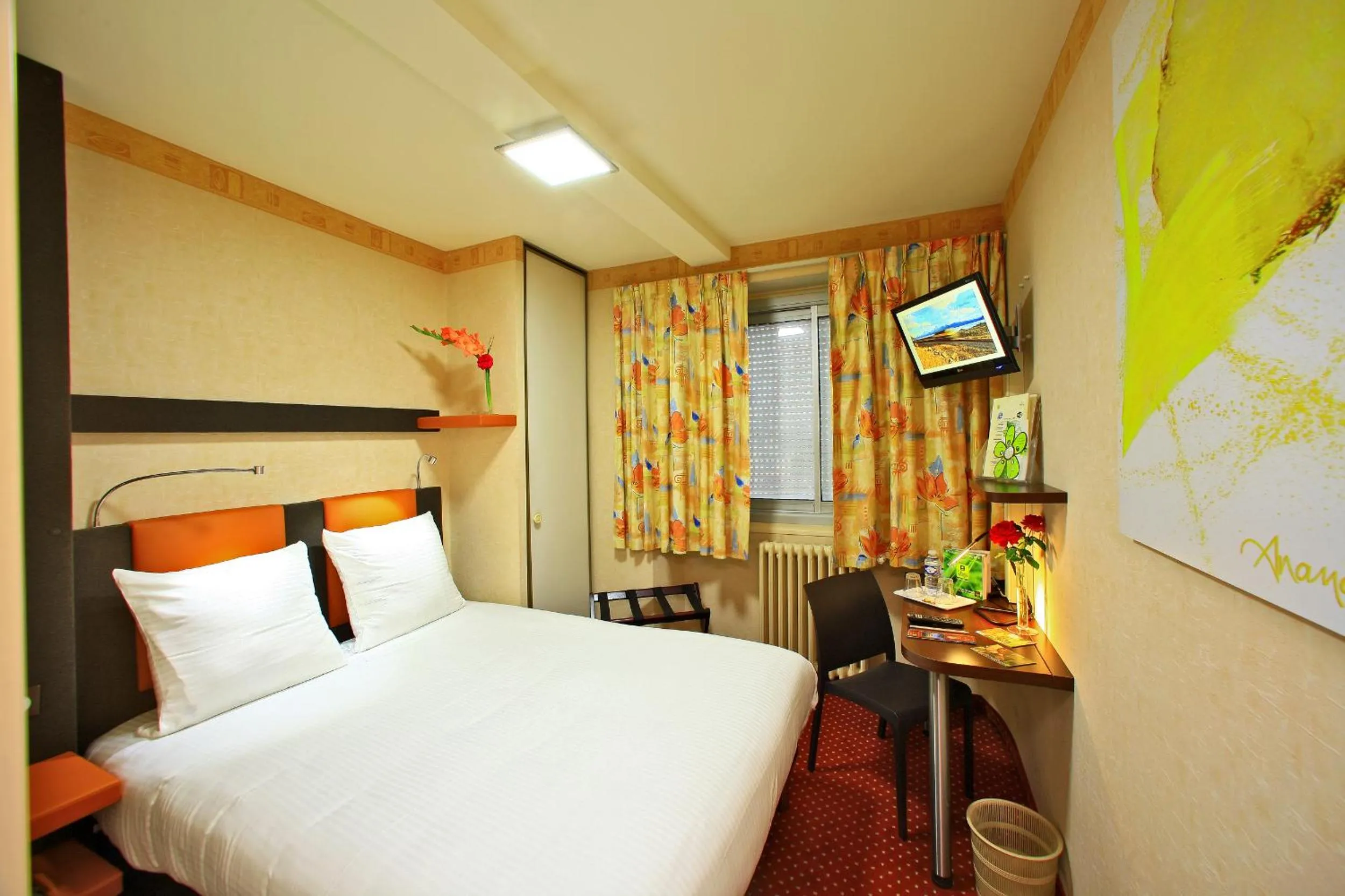 Photo of the whole room in Le Point Du Jour