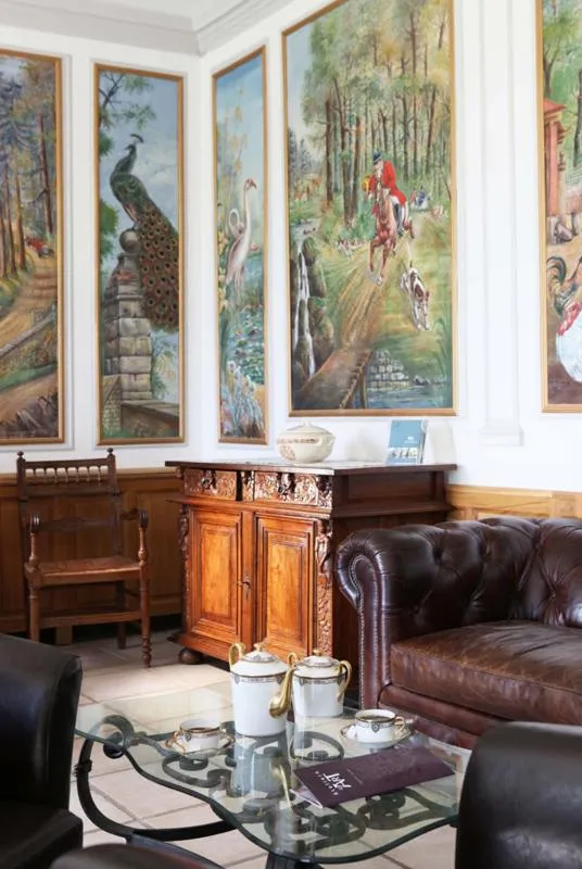 Lounge or bar in Domaine Saint-Roch Hotel Spa