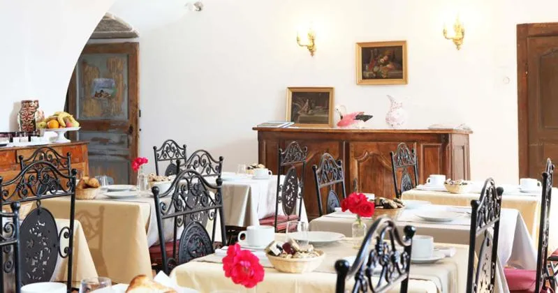 Restaurant/places to eat in Domaine Saint-Roch Hotel Spa