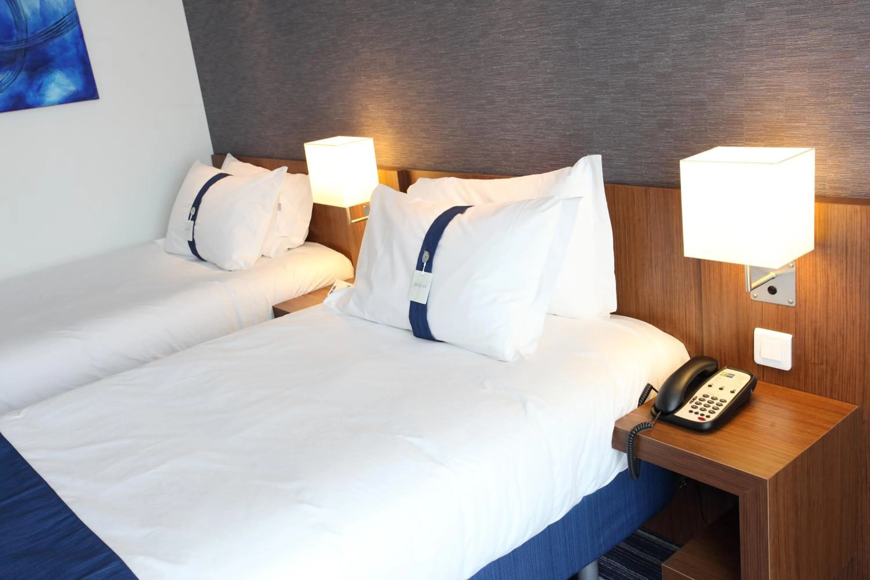 Photo of the whole room, Bed in Holiday Inn Express Madrid Leganes by IHG