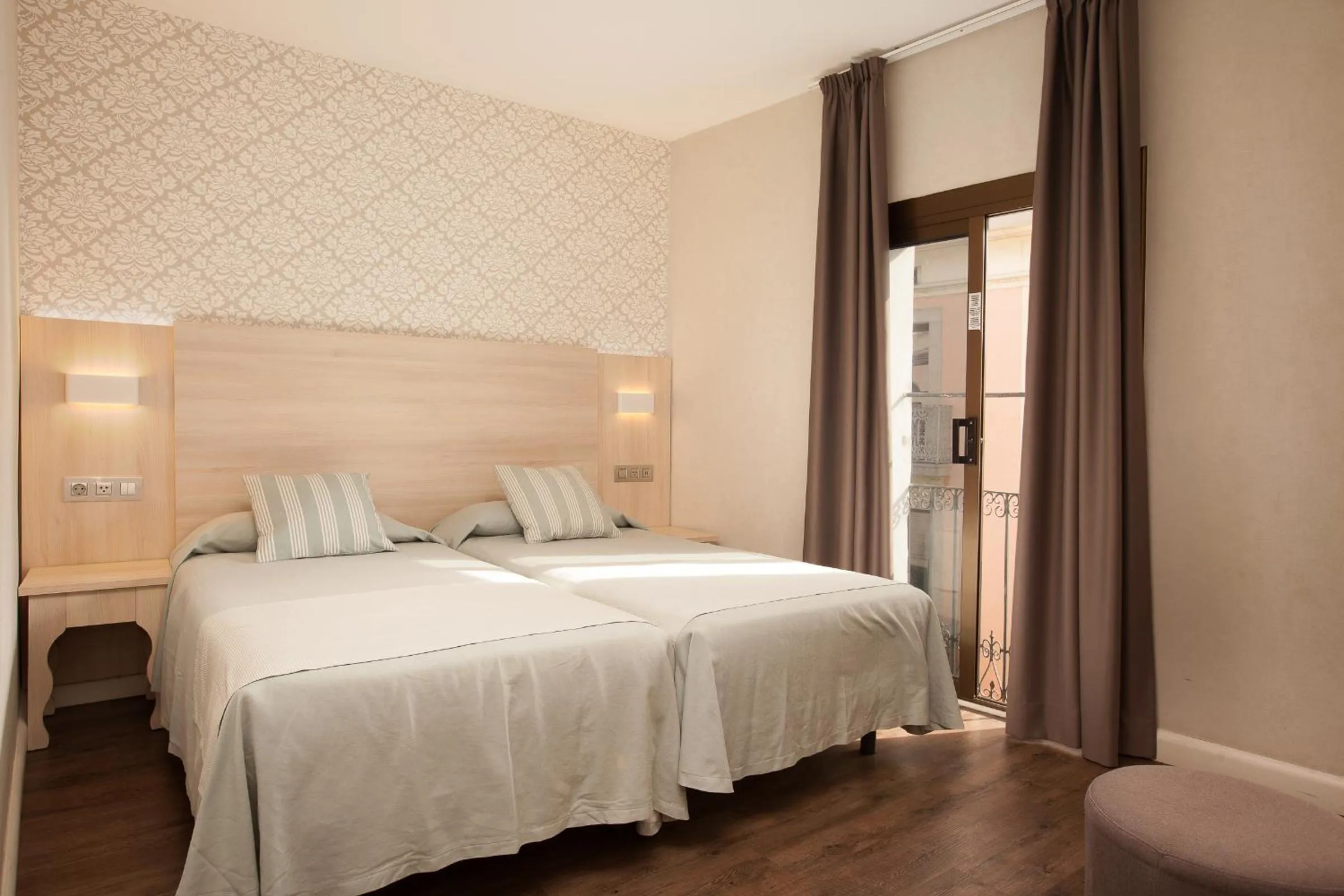 Photo of the whole room, Bed in Hostal Fernando