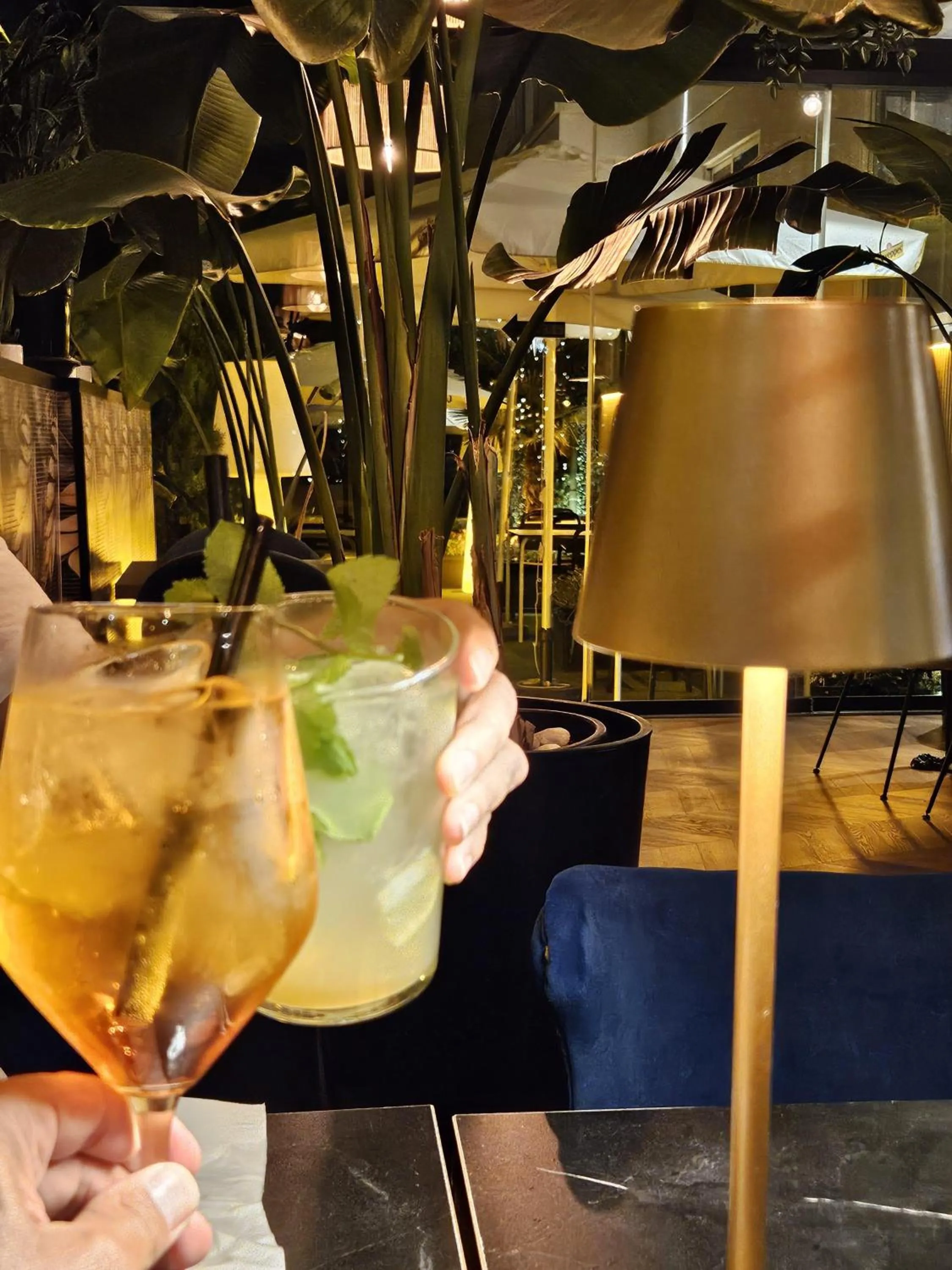 Restaurant/places to eat in Hotel Suites Feria de Madrid