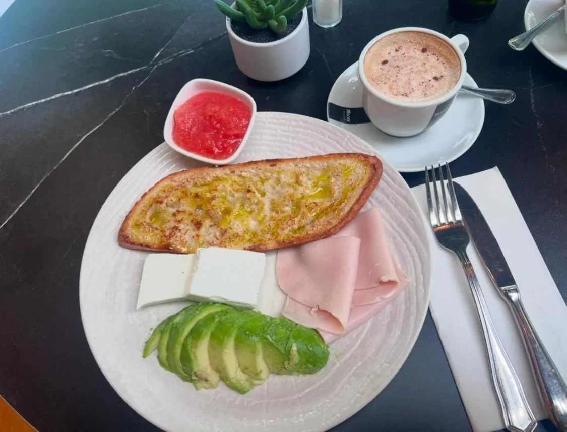 Breakfast in Hotel Suites Feria de Madrid