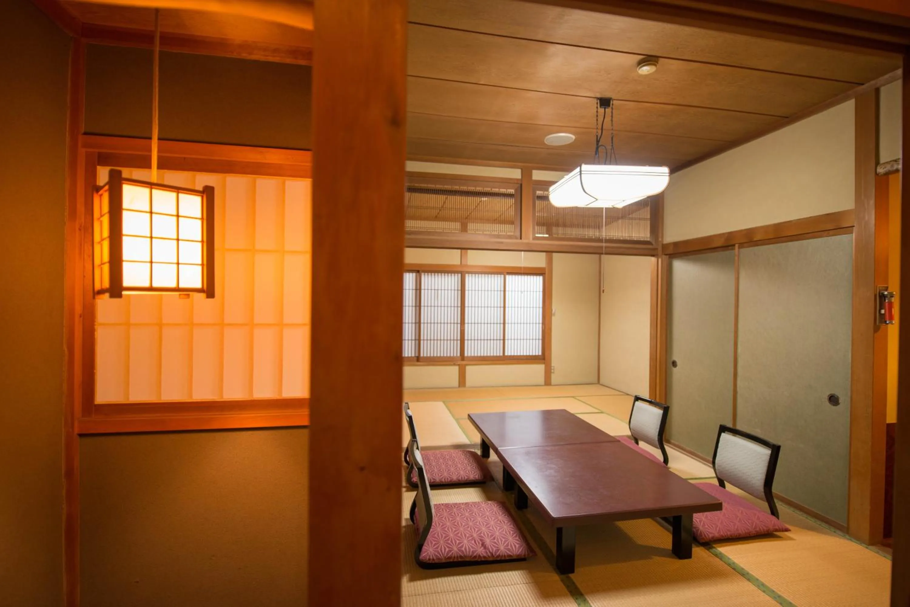 Photo of the whole room in Kappo Ryokan Shiroyama