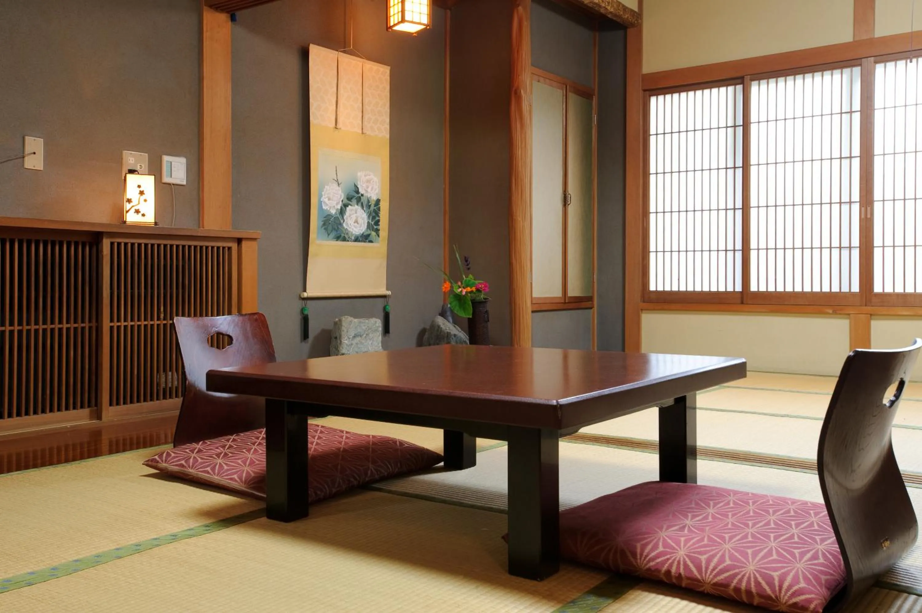 Photo of the whole room in Kappo Ryokan Shiroyama