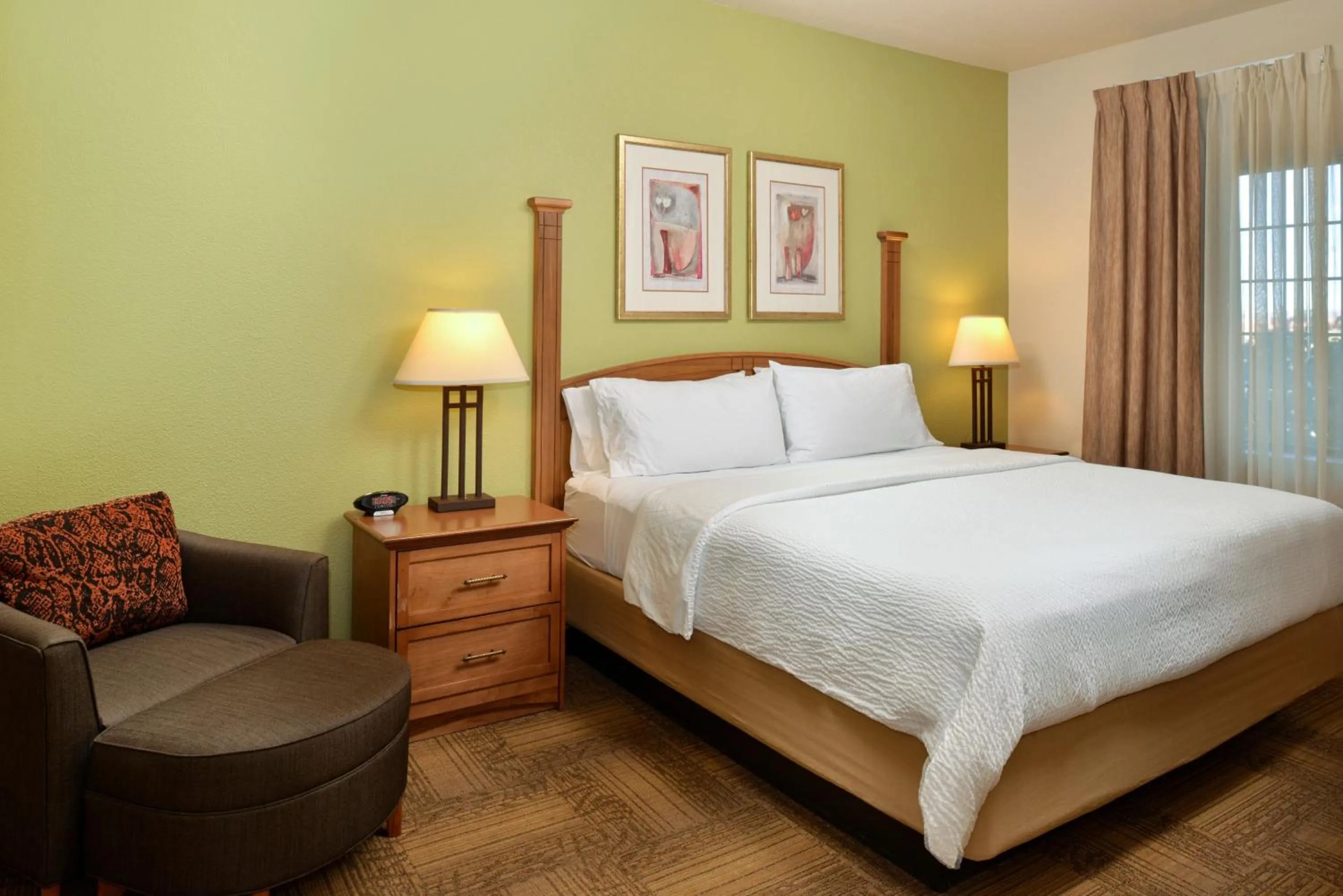 Photo of the whole room, Bed in Staybridge Suites Las Cruces by IHG