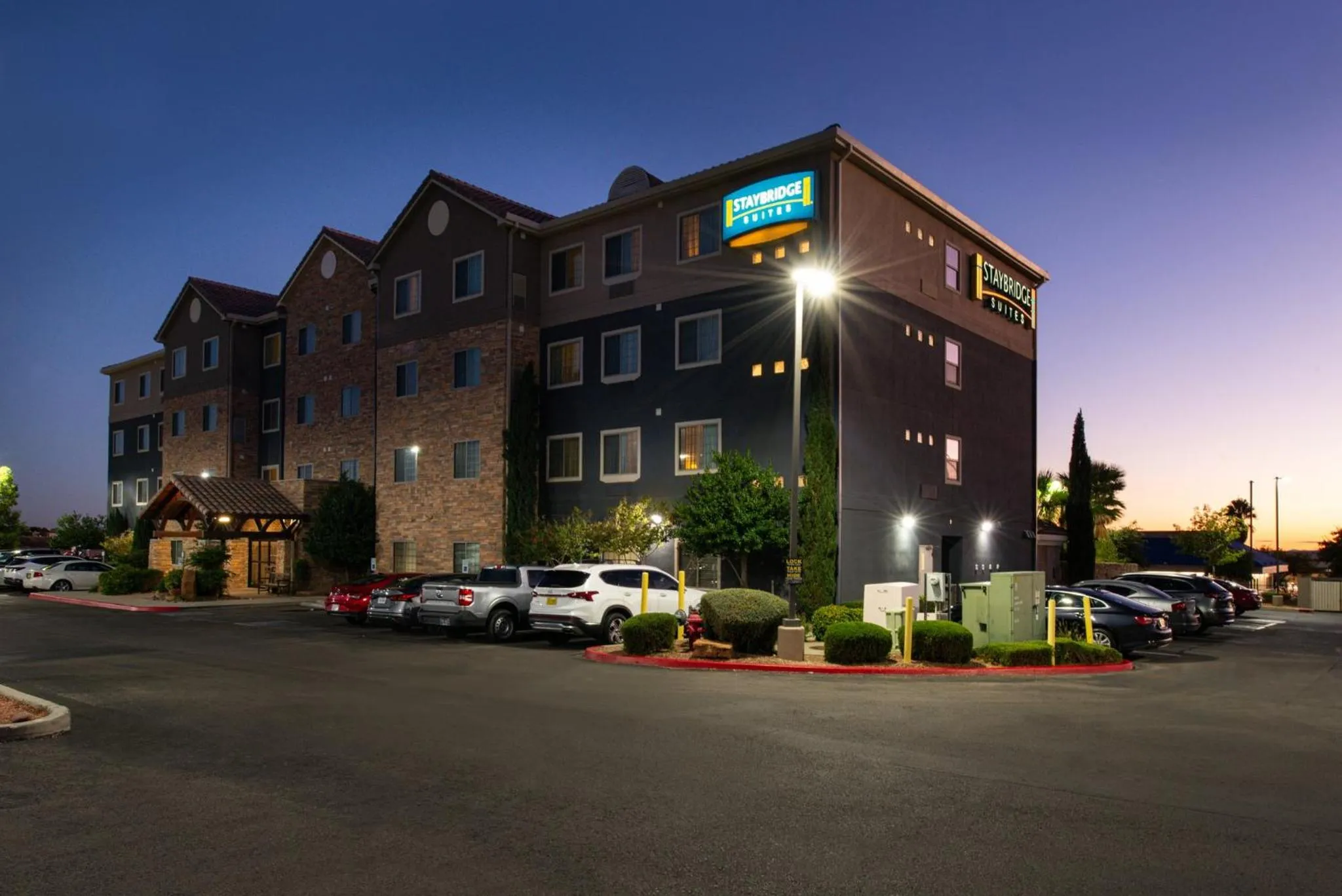 Property building in Staybridge Suites Las Cruces by IHG
