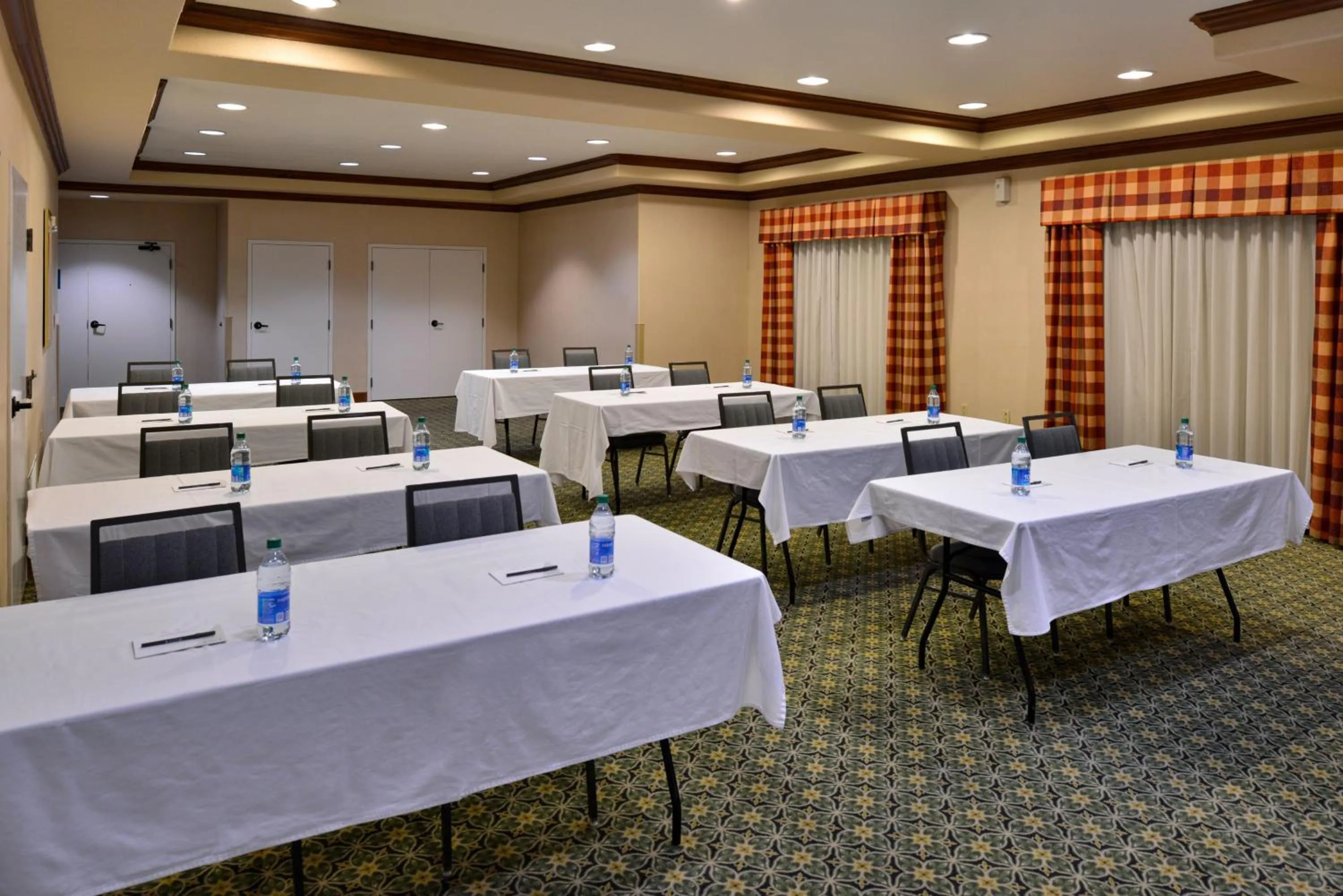 Meeting/conference room in Staybridge Suites Las Cruces by IHG